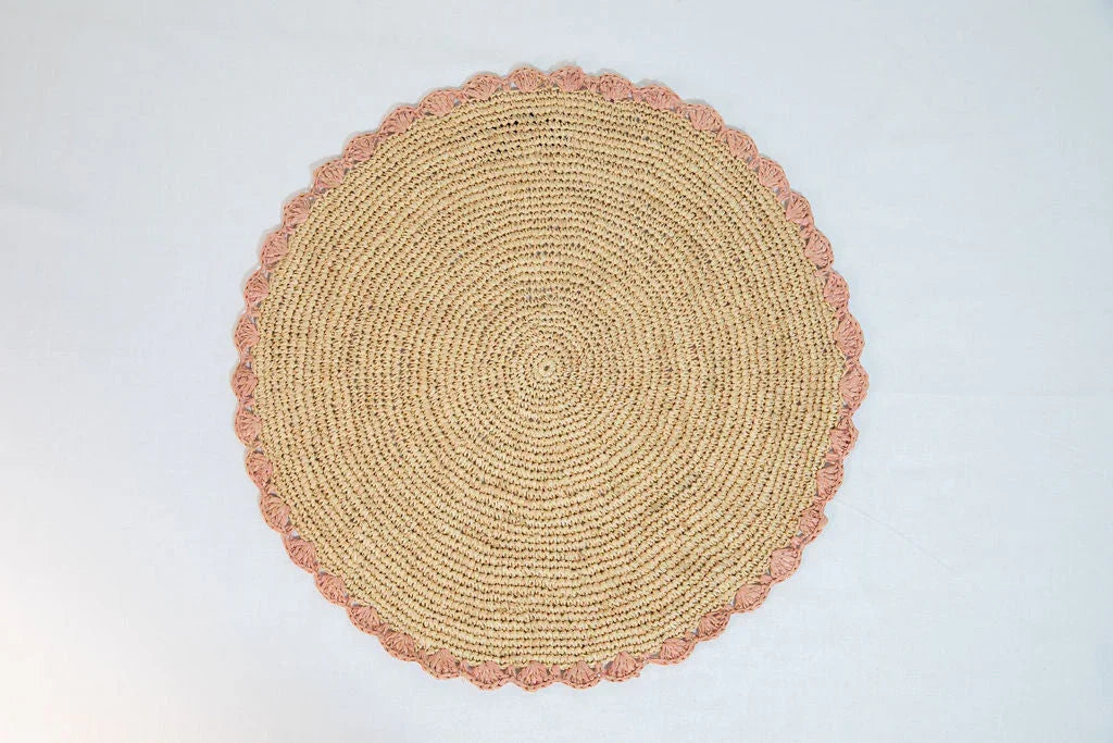 Set de table Aura Pink, plateau en raphia tissé