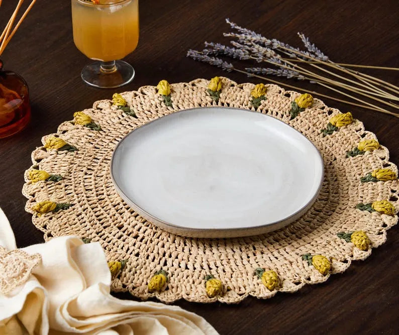 Set de table tulipe fait main – Set de table floral en raphia au crochet – Décoration de table printanière et de Pâques – Vaisselle artisanale – Décoration de salle à manger bohème