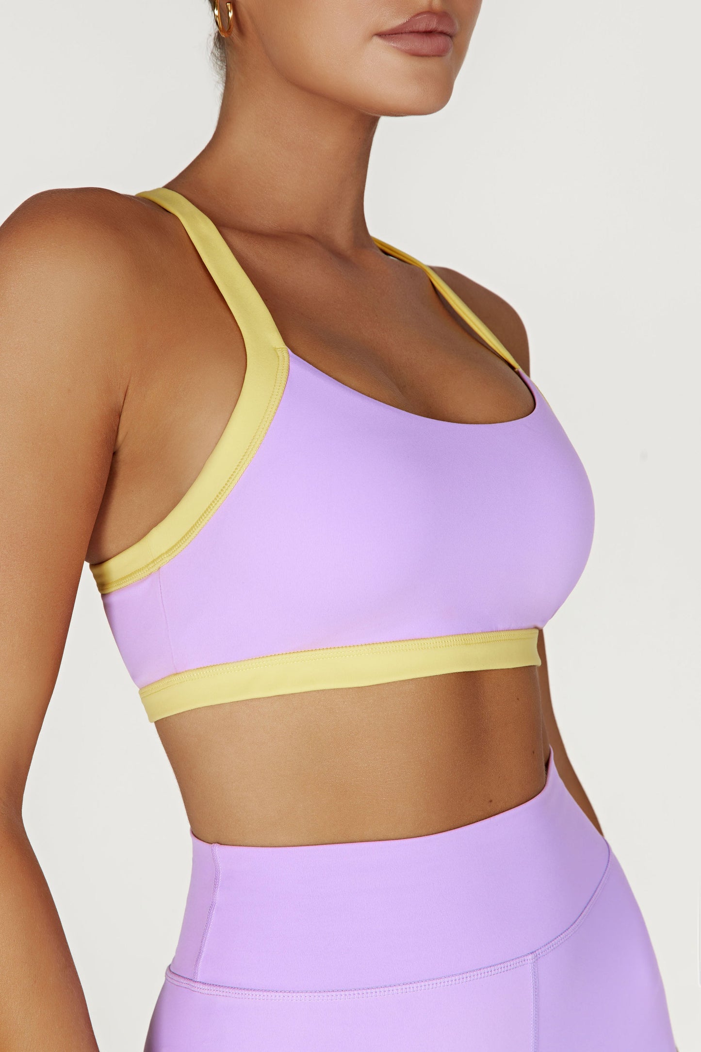 Becca, soutien-gorge de sport court bicolore - Lilas/Jaune