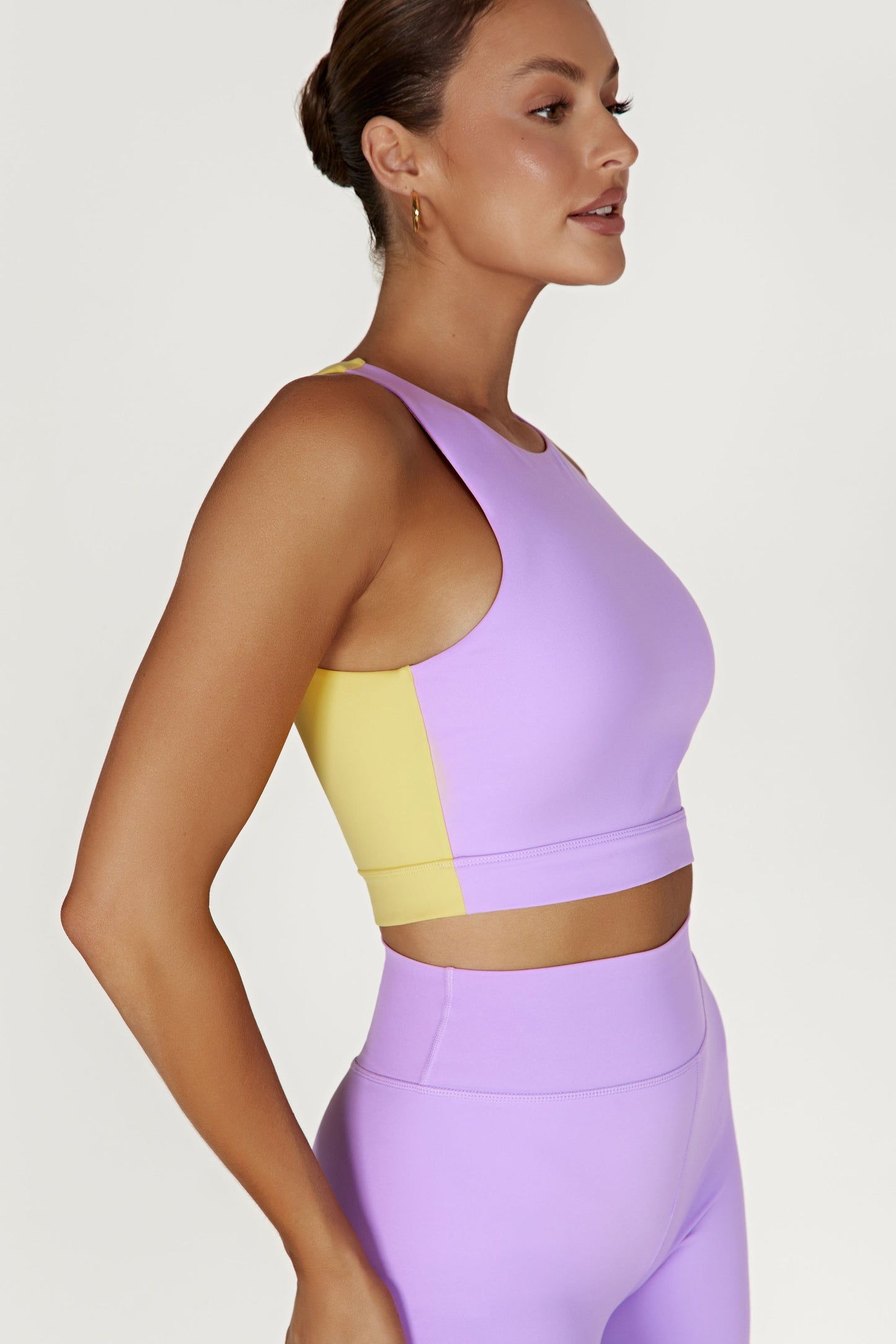 Crop top de sport à deux couleurs Lori - Mauve/Jaune