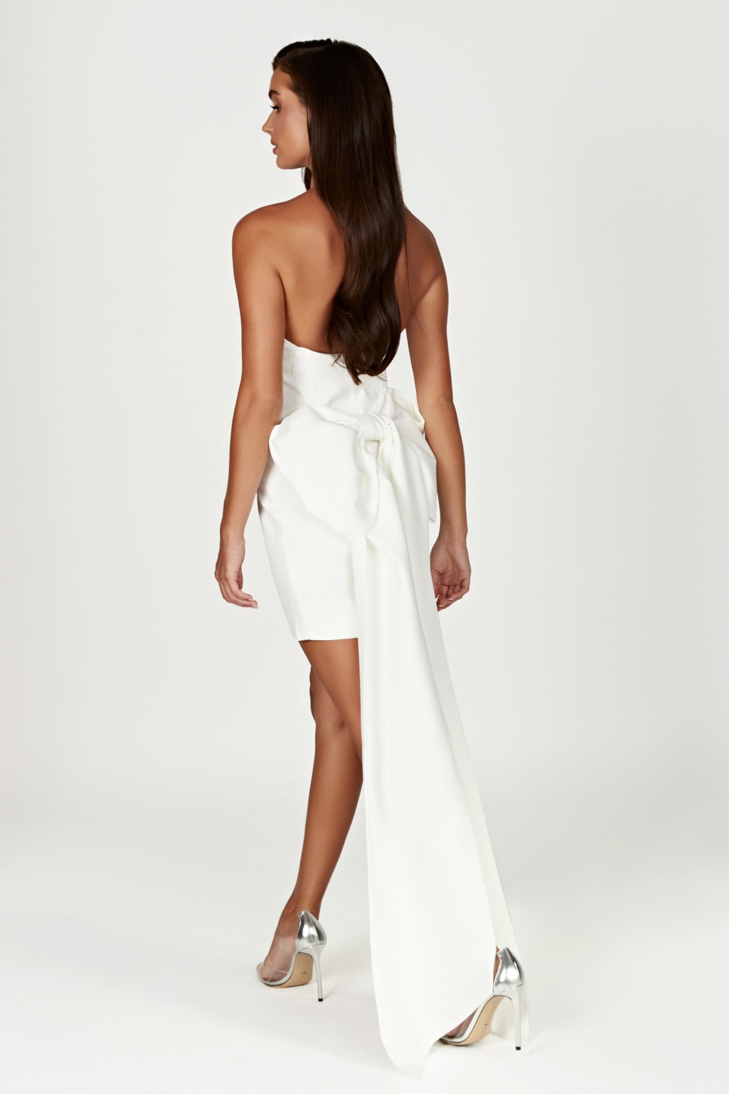 Mini-robe blanche sans bretelles avec nœud - Meredith
