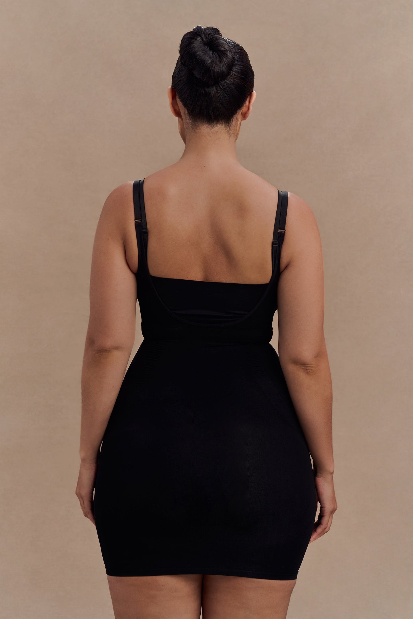 Jocelyn Mini-robe gainante sans dos - Noir