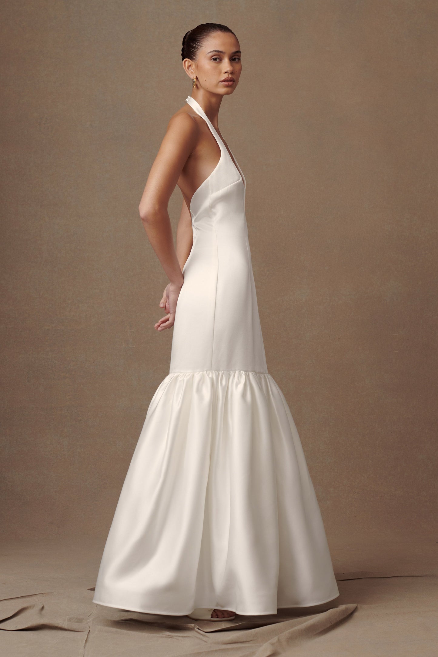 Robe de mariée Danica en satin avec décolleté halter - Blanc