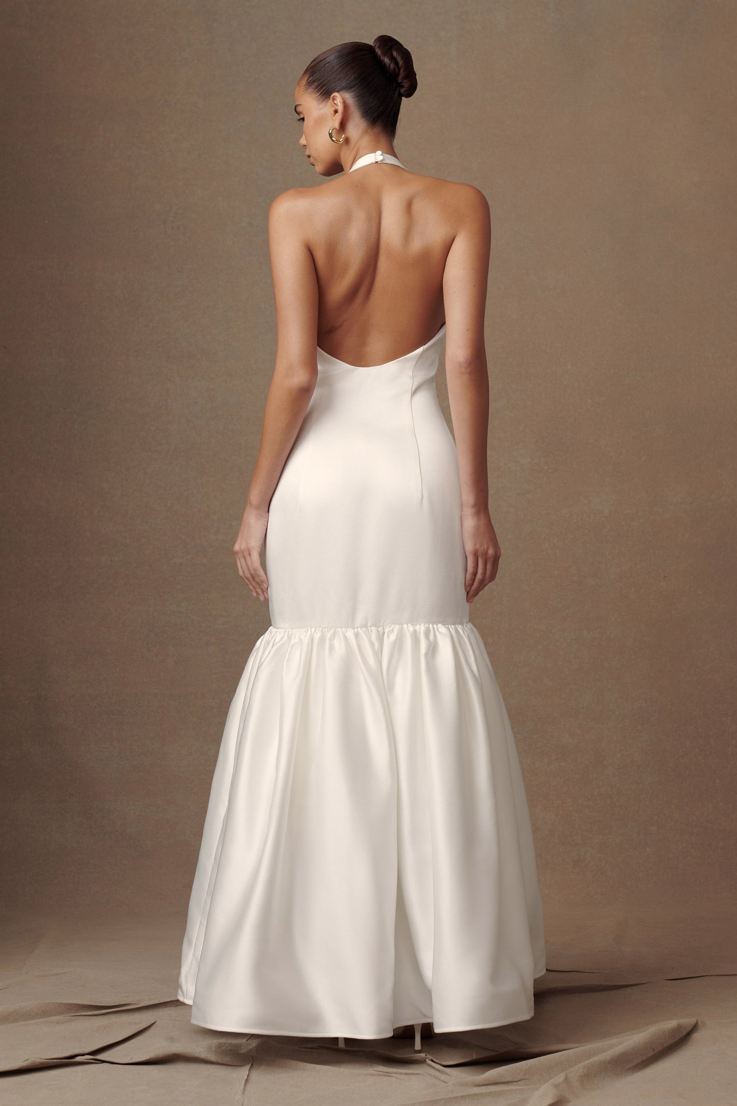 Robe de mariée Danica en satin avec décolleté halter - Blanc