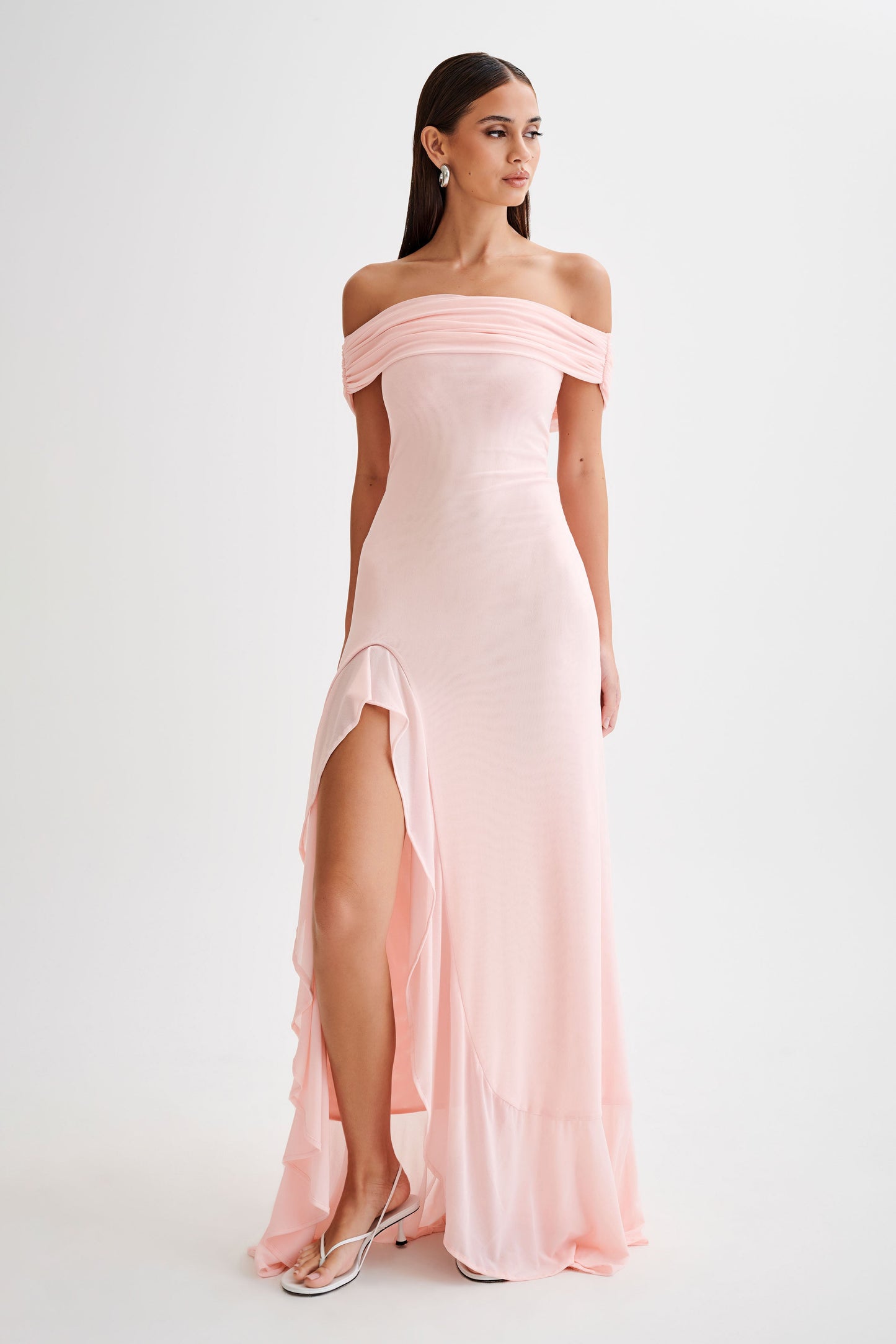 Audrey, robe maxi en maille à épaules dénudées - Rose pâle