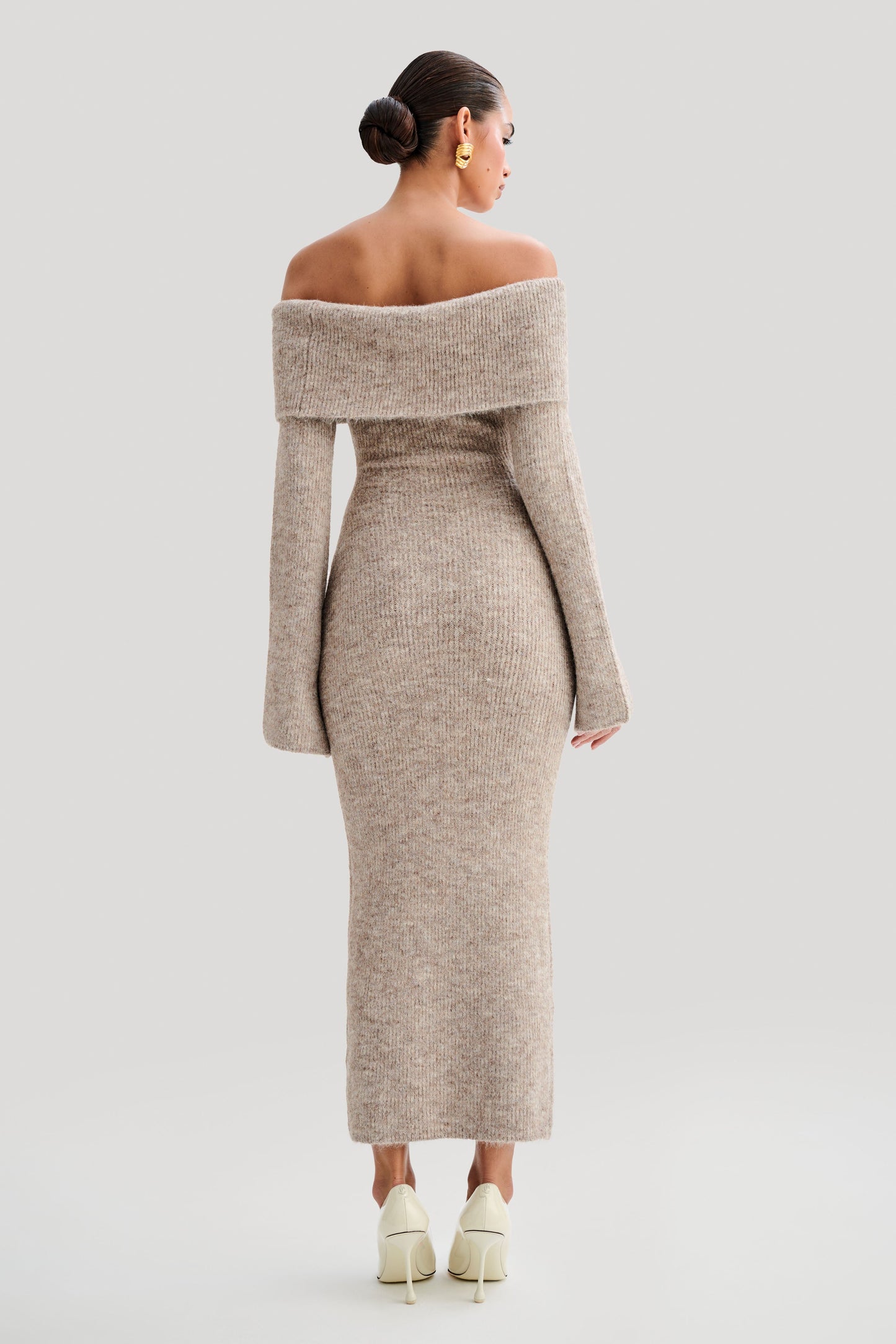 Robe mi-longue en tricot doux à épaules dénudées Baxter - Taupe Marle