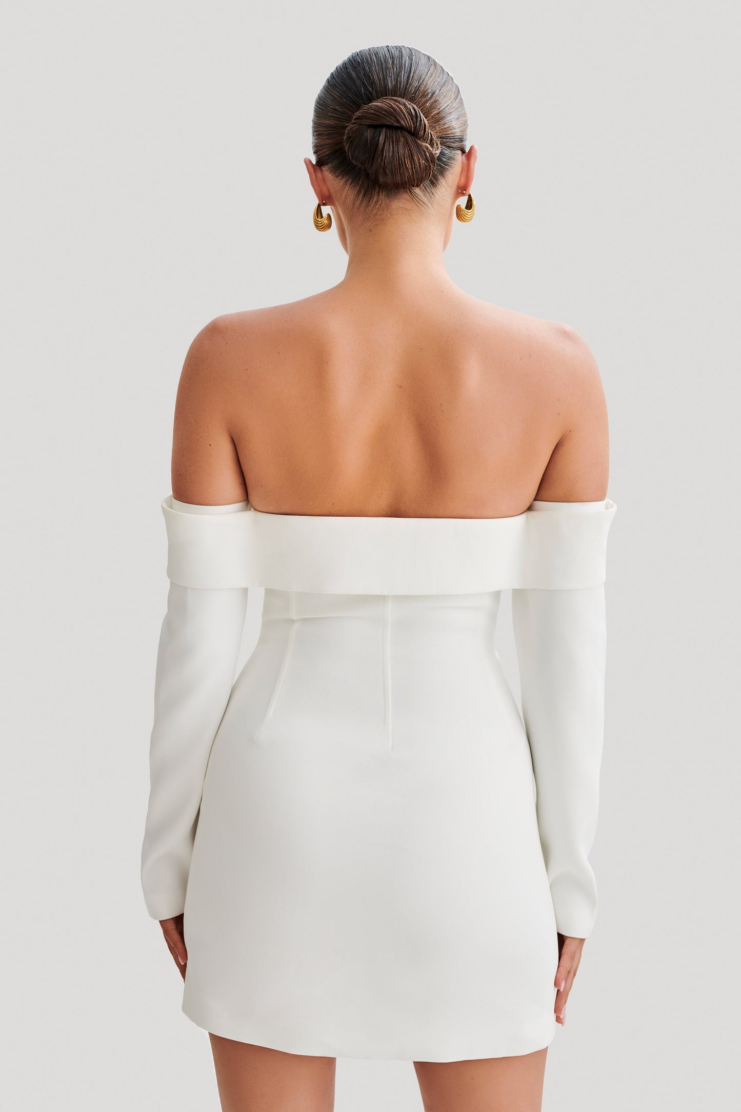 Mini-robe Hugo à manches courtes et épaules dénudées - Ivoire