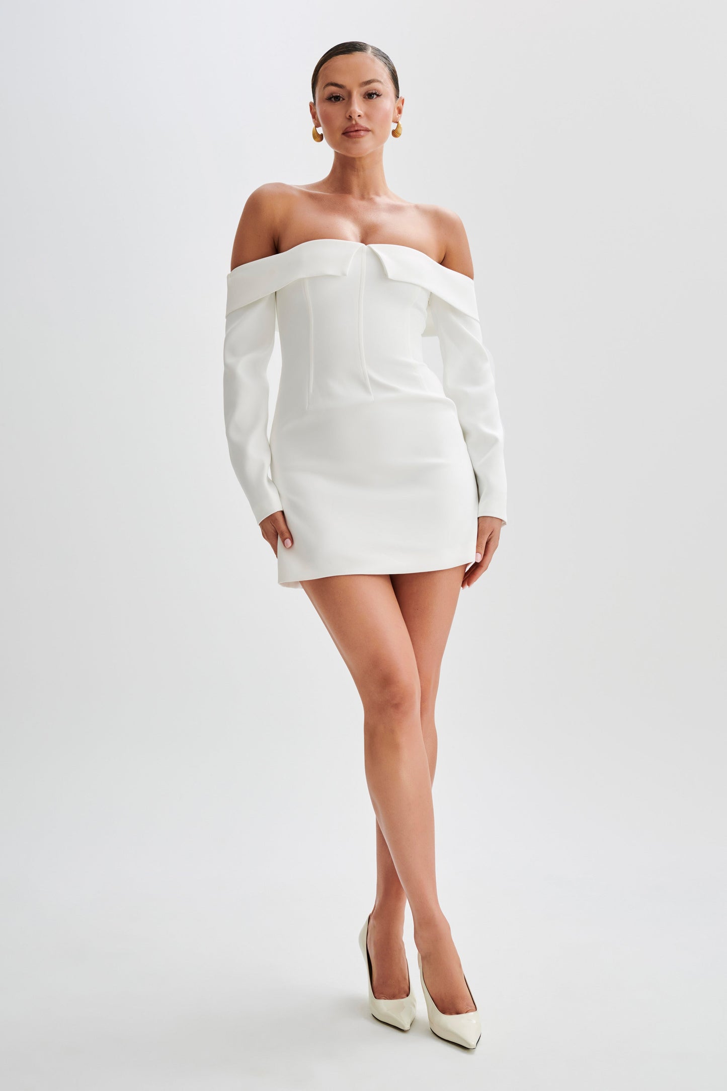 Mini-robe Hugo à manches courtes et épaules dénudées - Ivoire