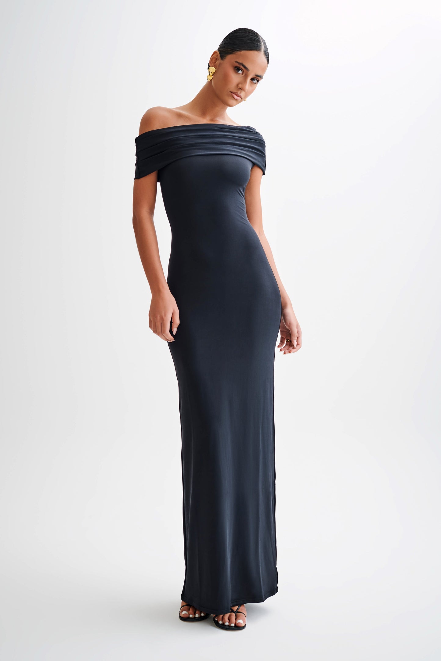 Robe Maxi Évasée et Décolletée Cassandra - Noir