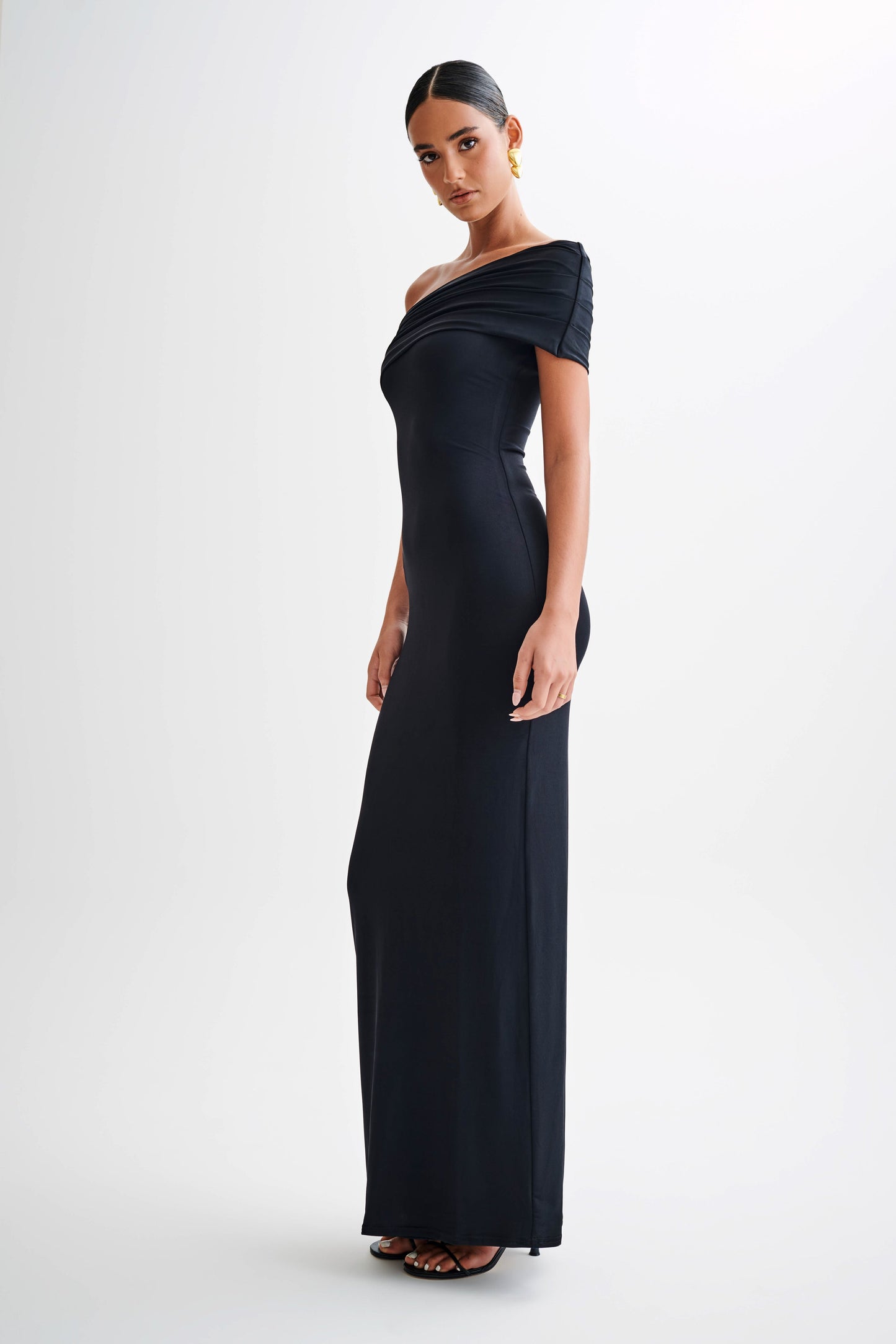 Robe Maxi Évasée et Décolletée Cassandra - Noir