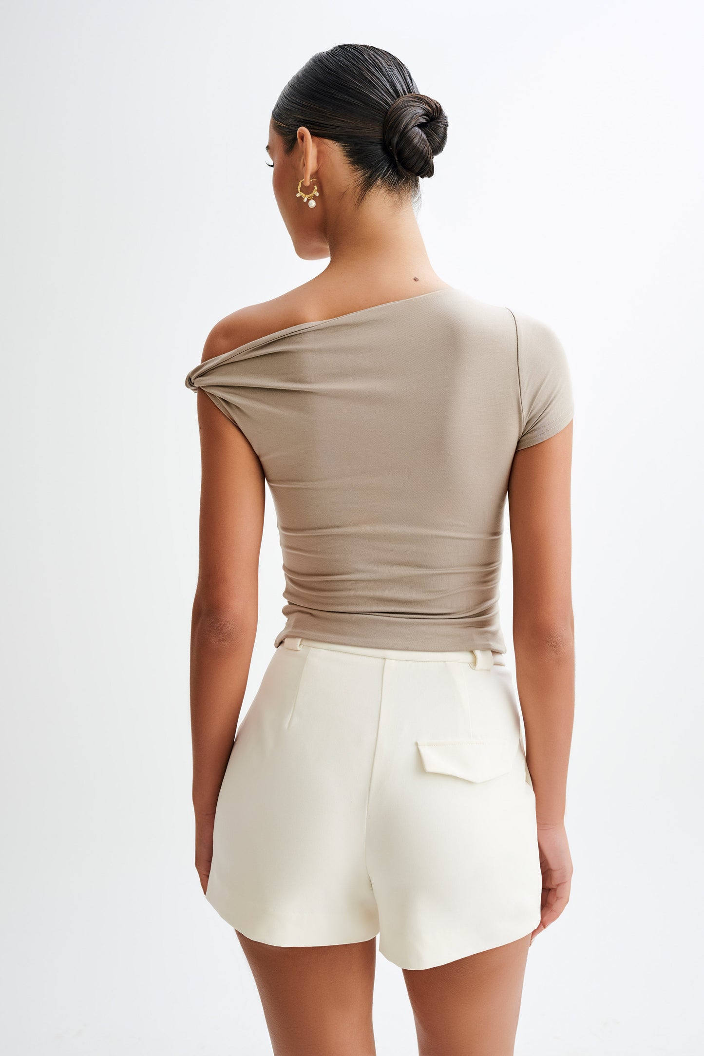 Top Betty à manches courtes en modal avec nœud sur l'épaule - Gris taupe