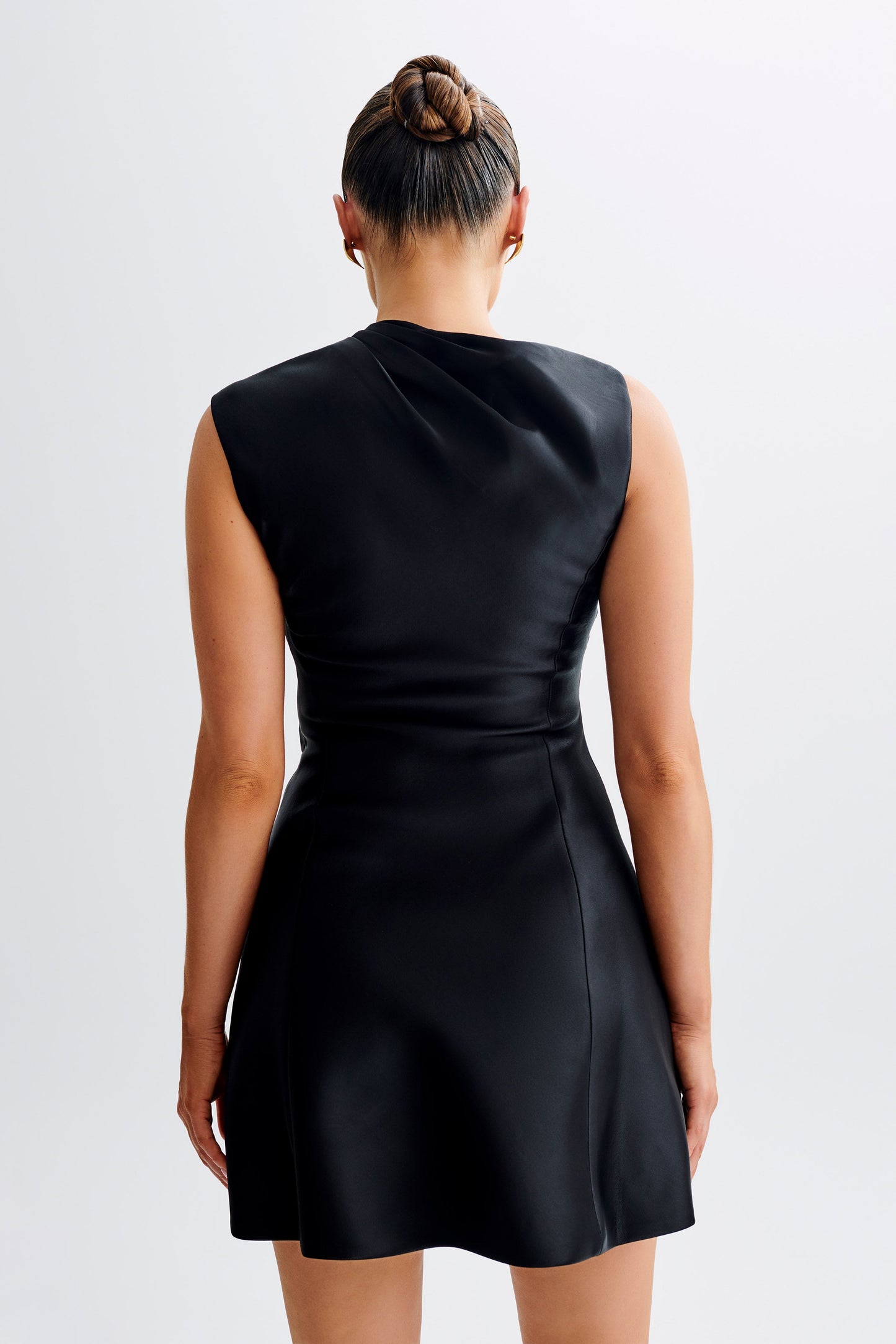 Mini-robe structurée en satin Granger - Noir