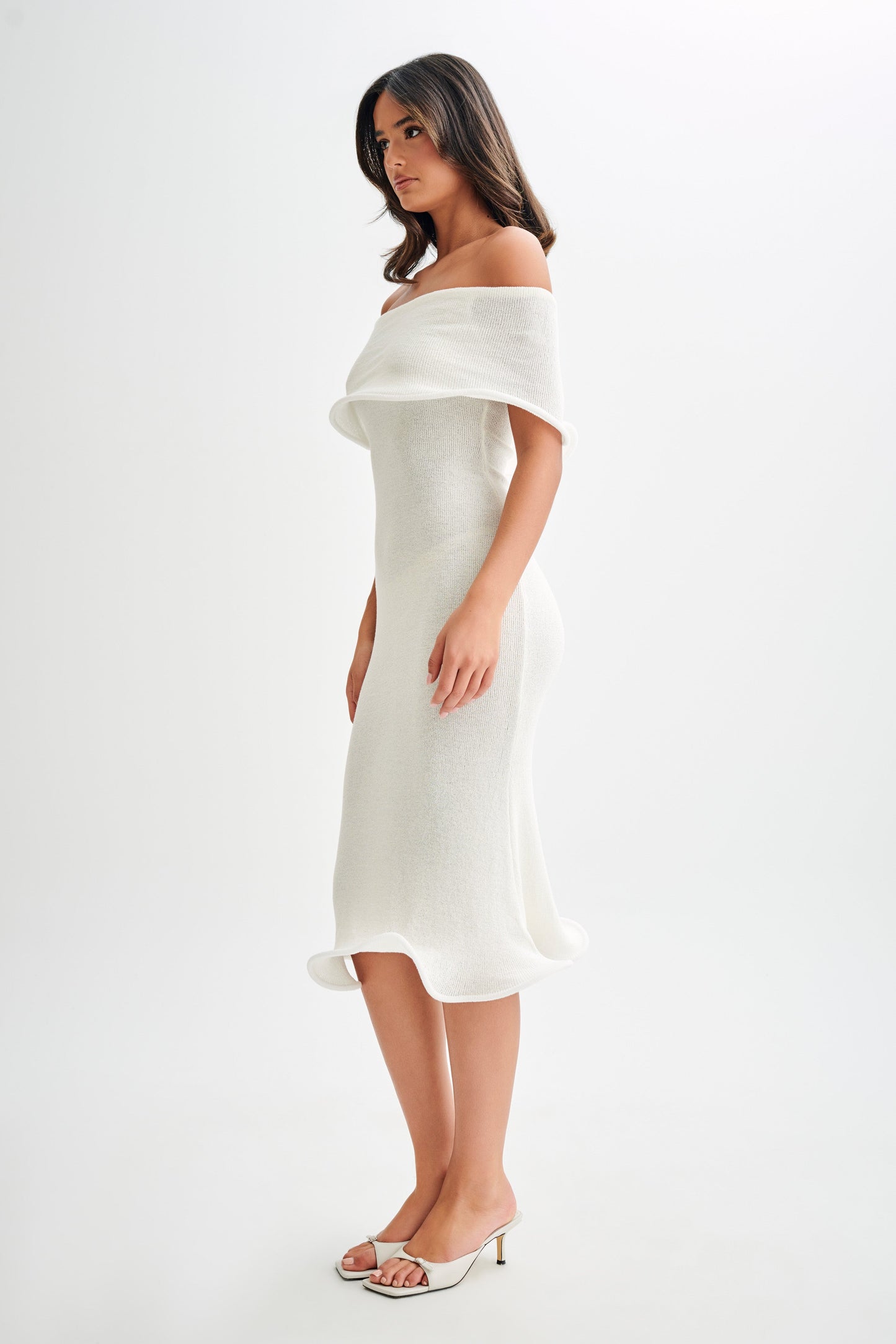 Robe midi en tricot Molly à épaules dénudées - Ivoire