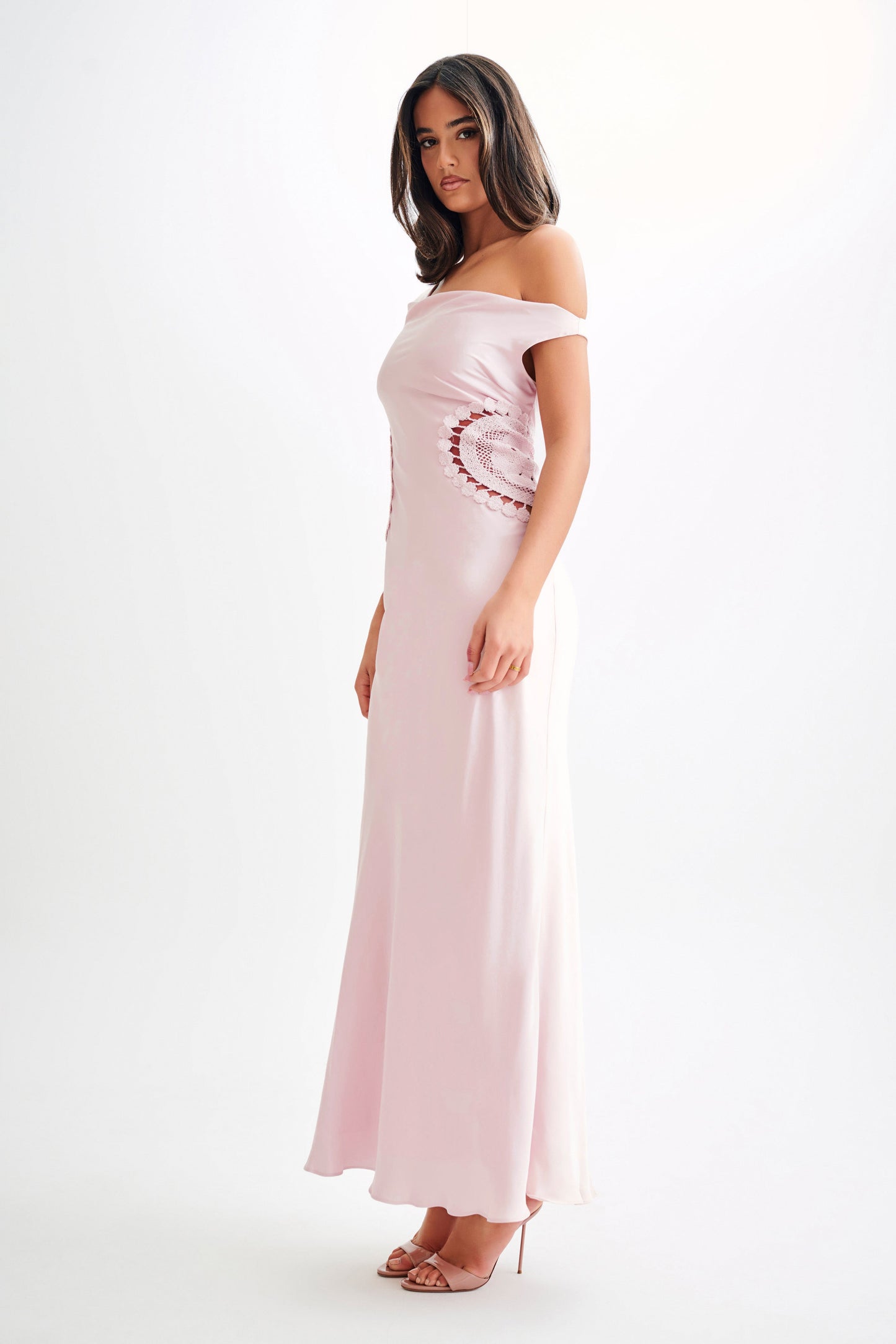 Robe Maxi Satin Kristina avec Crochet - Rose Pâle