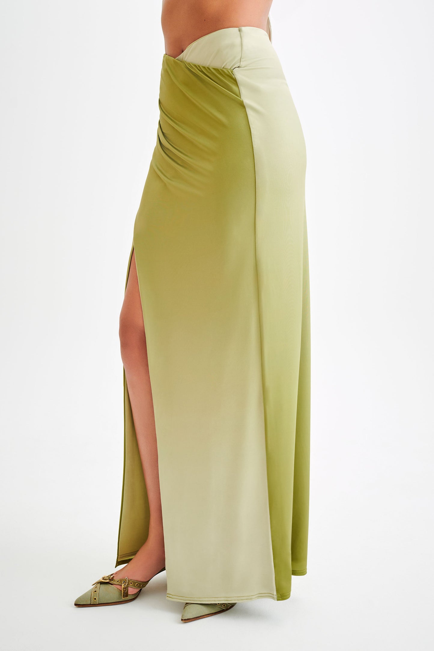Jupe Maxi Évasée et Plissée Bronwyn - Vert Olive Vintage Ombré