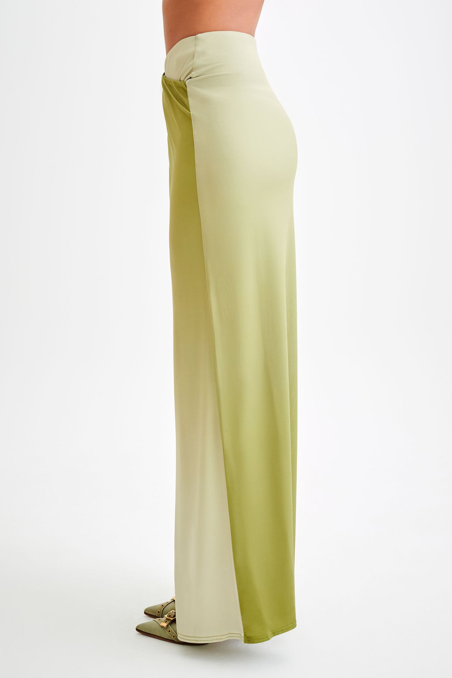 Jupe Maxi Évasée et Plissée Bronwyn - Vert Olive Vintage Ombré