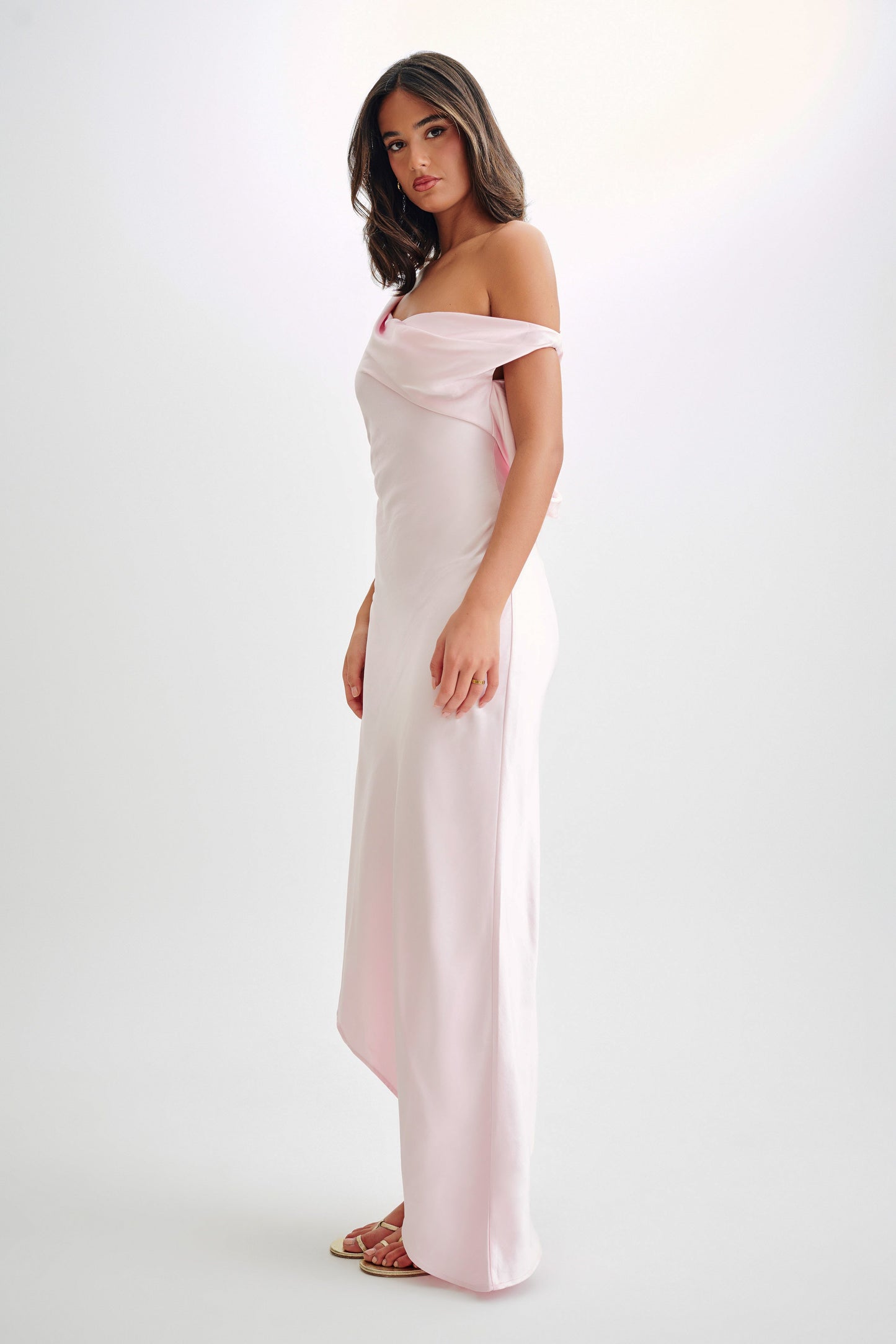 Robe Maxi Yvette à Bretelles avec Emmanchure Asymétrique - Rose Pâle