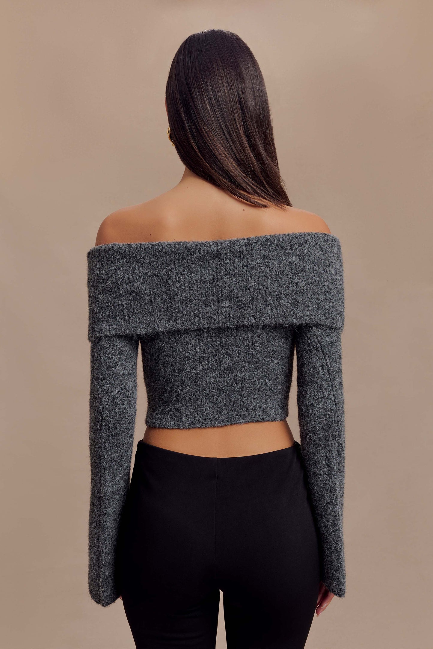 Top en tricot doux à épaules dénudées Baxter - Gris anthracite