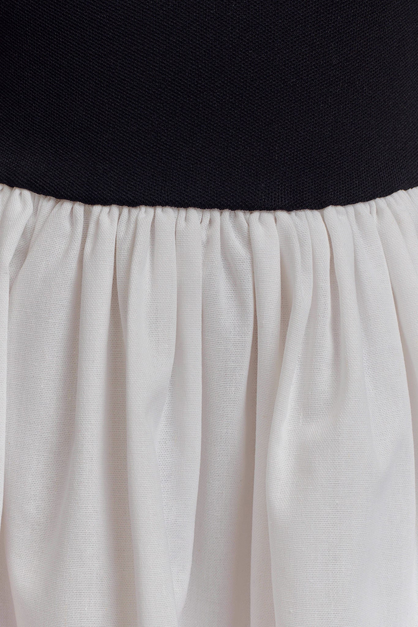 Mini-robe en tricot et lin Sansa - Noir et blanc