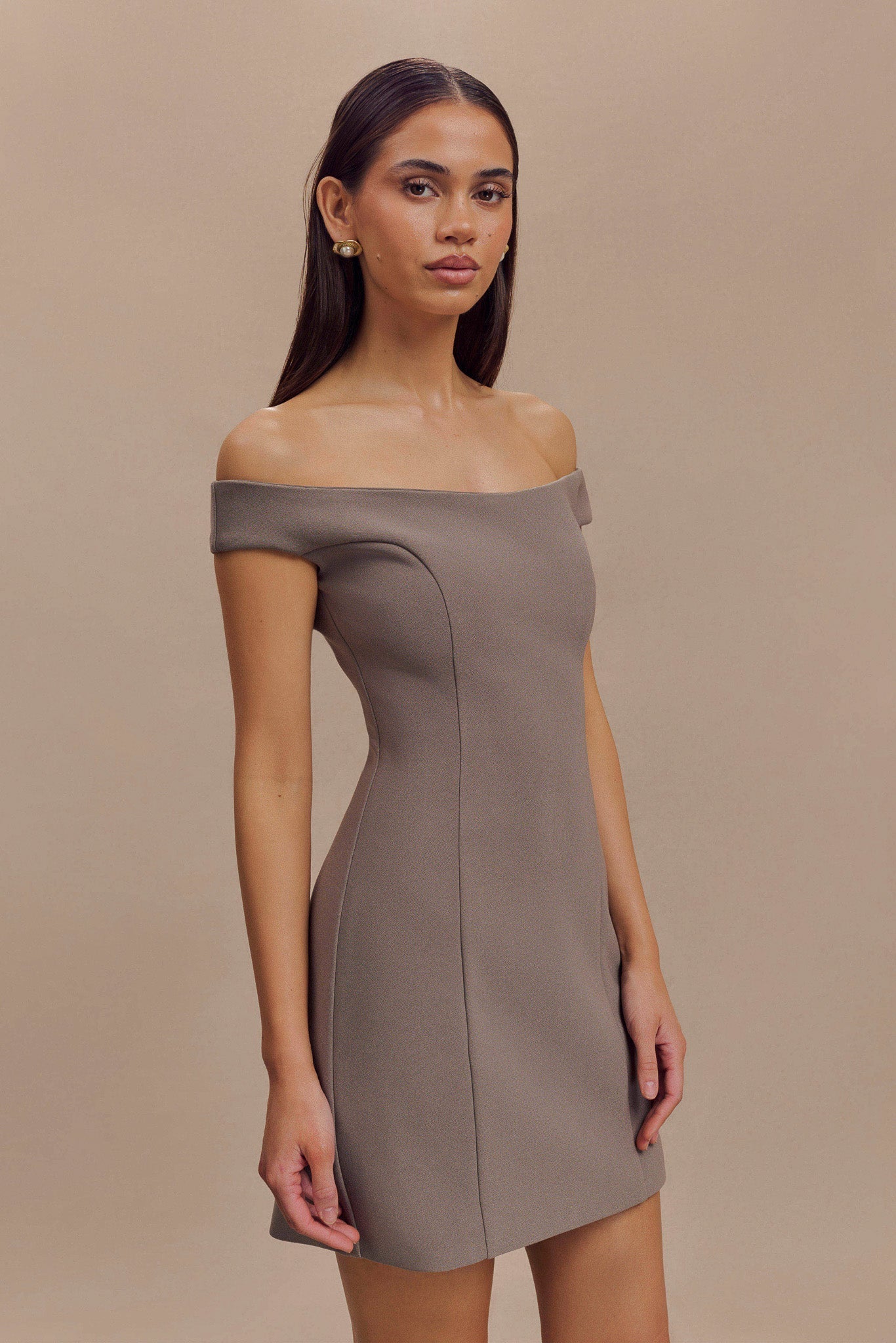 Mini-robe en crêpe à épaules dénudées Cassidy - Gris fumé