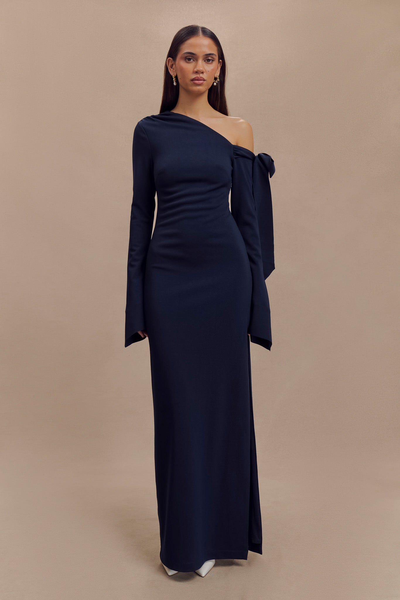 Robe Maxi en Crêpe à Une Épaule Nicola - Bleu Marine Foncé