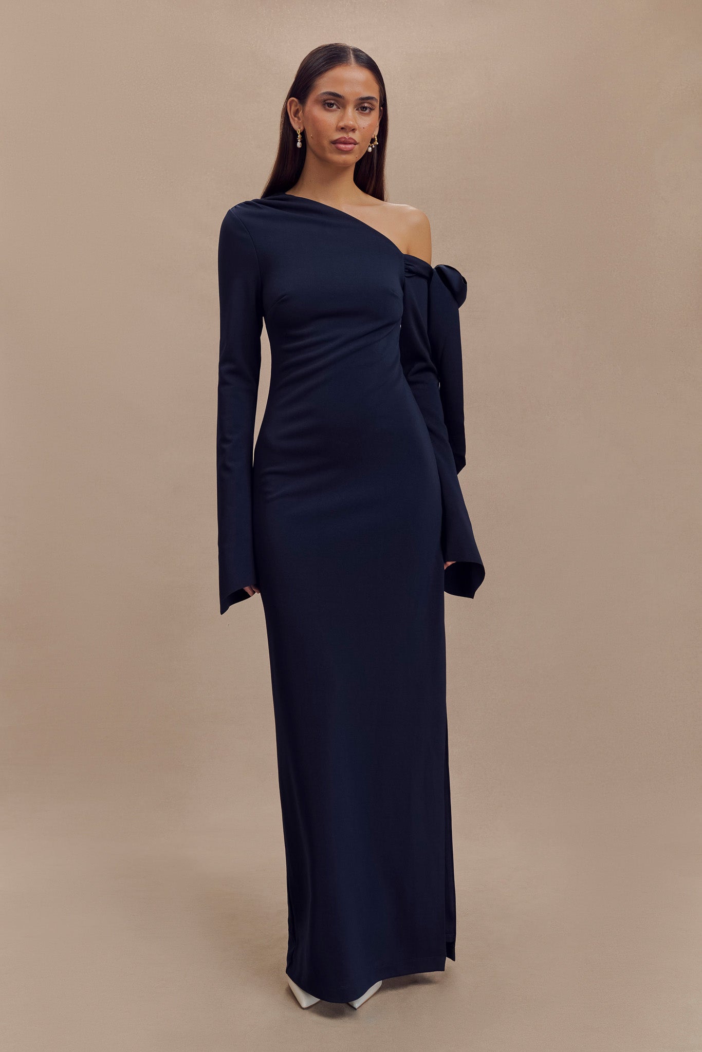 Robe Maxi en Crêpe à Une Épaule Nicola - Bleu Marine Foncé
