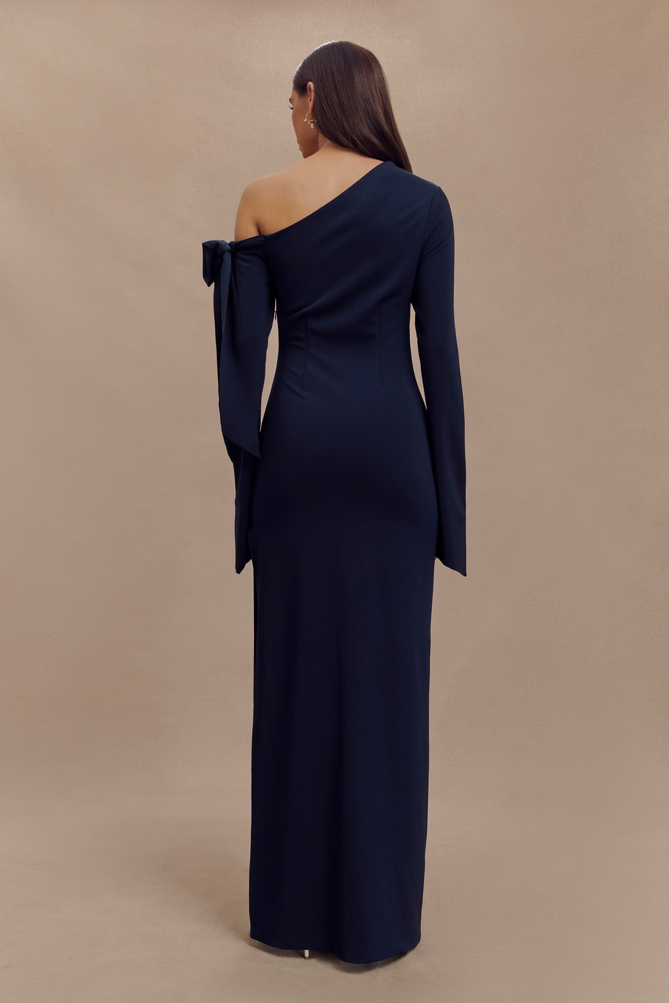Robe Maxi en Crêpe à Une Épaule Nicola - Bleu Marine Foncé