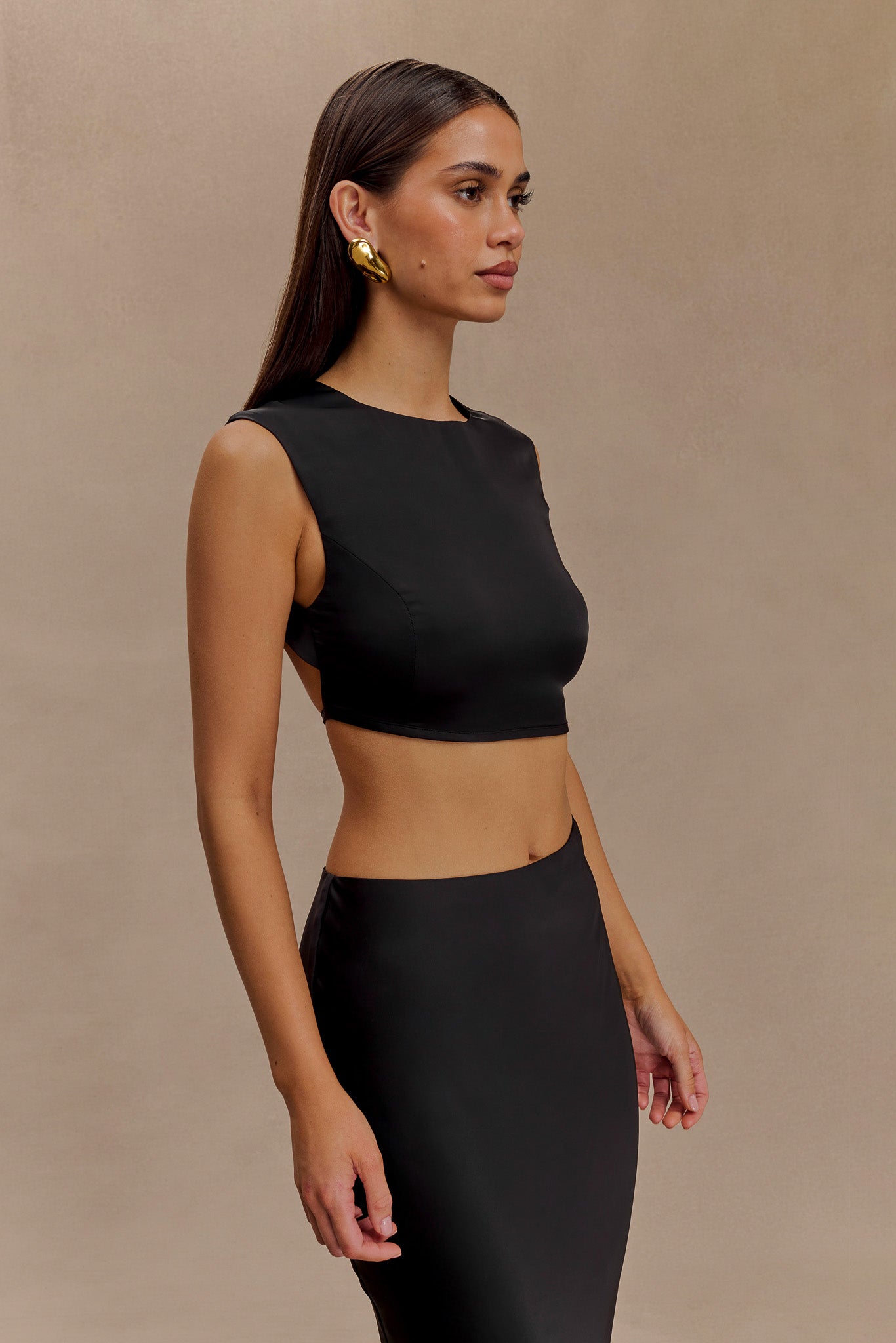 Top court sans manches en satin Viviana - Noir