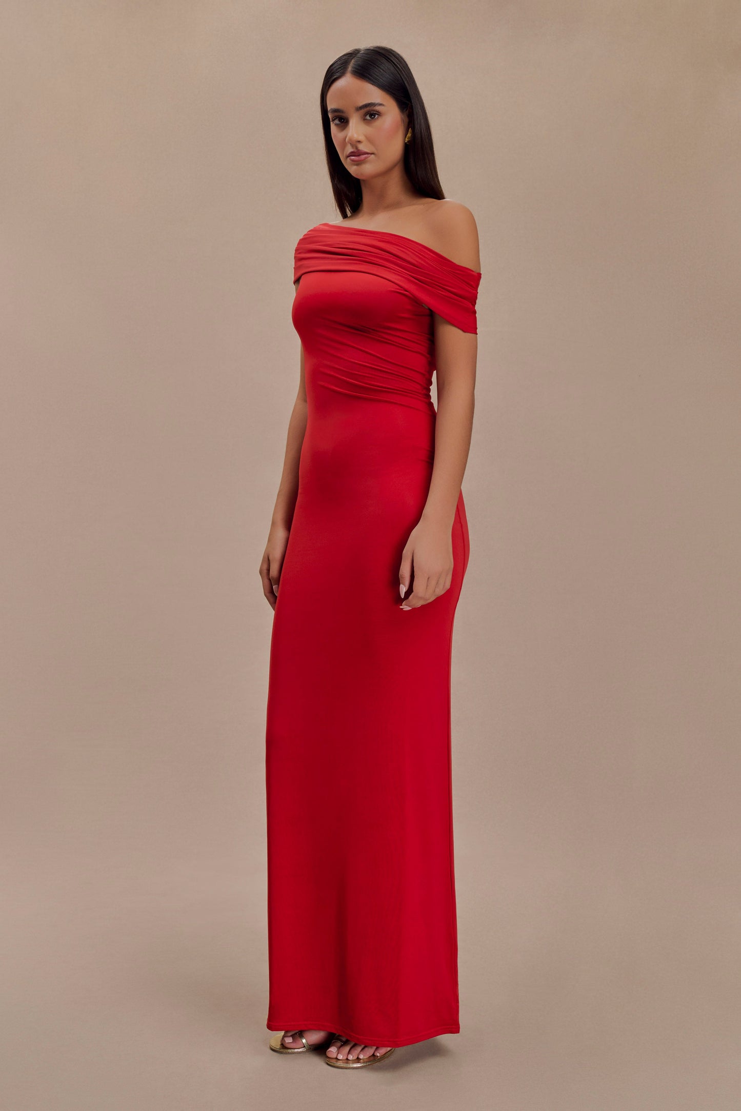 Robe Maxi Épaules Découvertes et Étroite Cassandra - Rouge