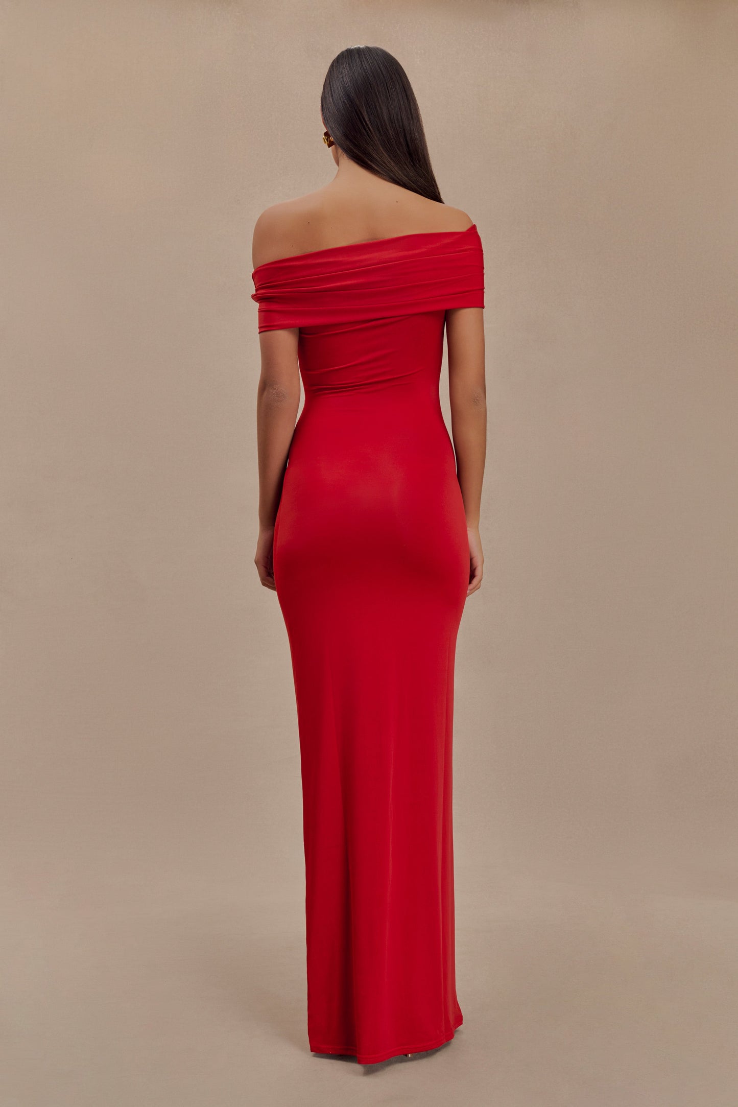 Robe Maxi Épaules Découvertes et Étroite Cassandra - Rouge