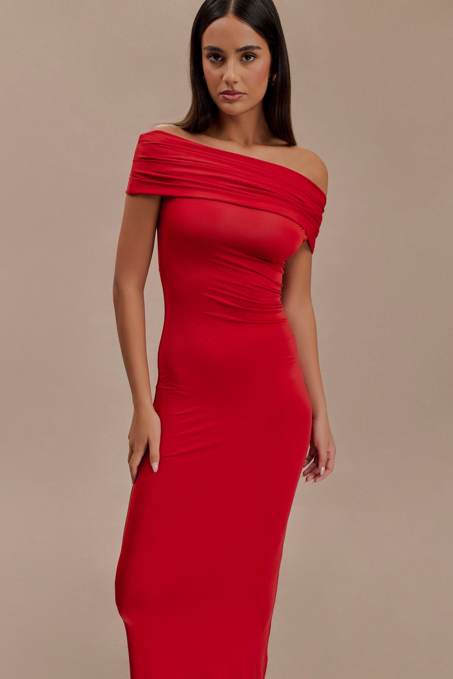 Robe Maxi Épaules Découvertes et Étroite Cassandra - Rouge