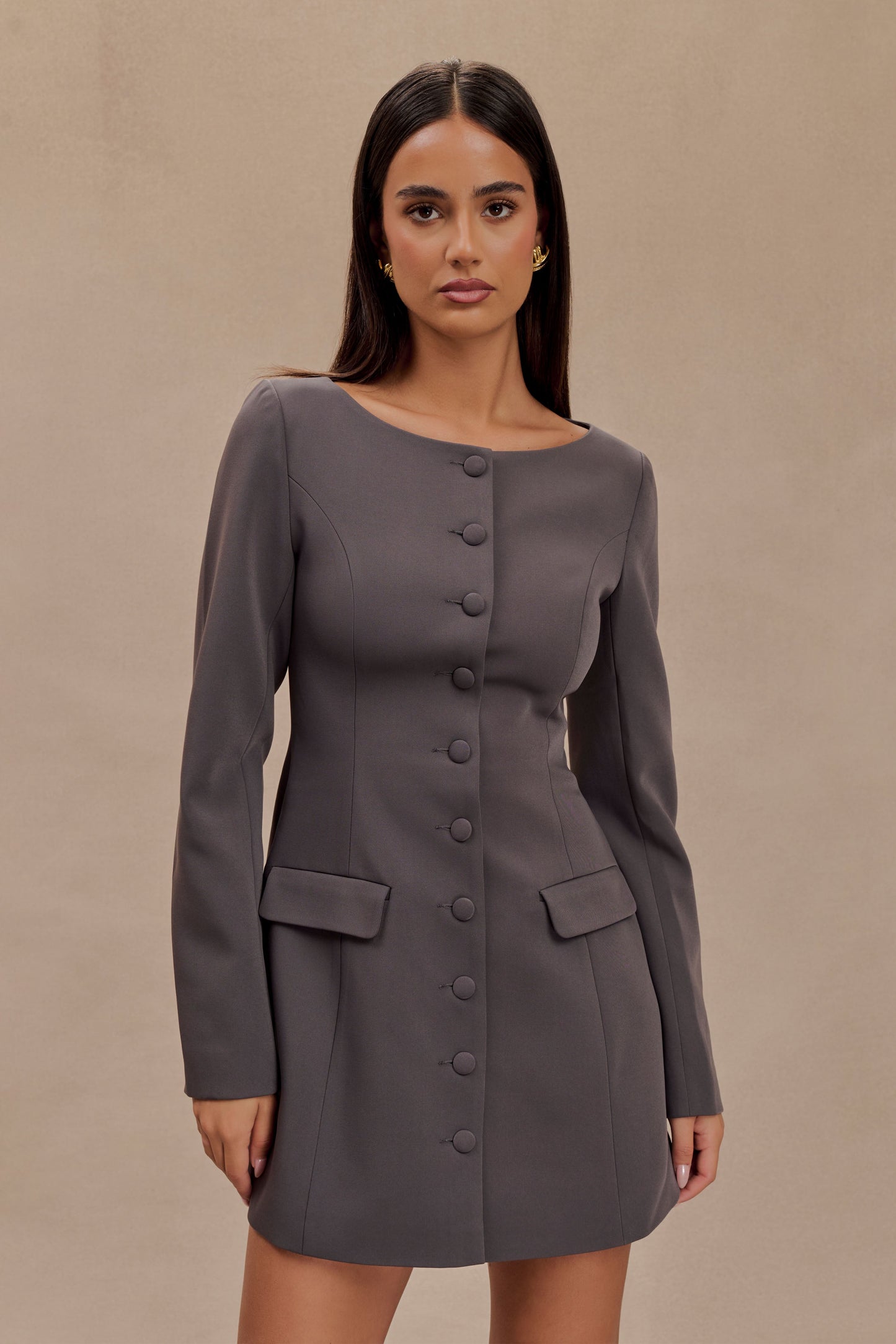 Jolie Mini-Robe Encolure V - Gris Anthracite