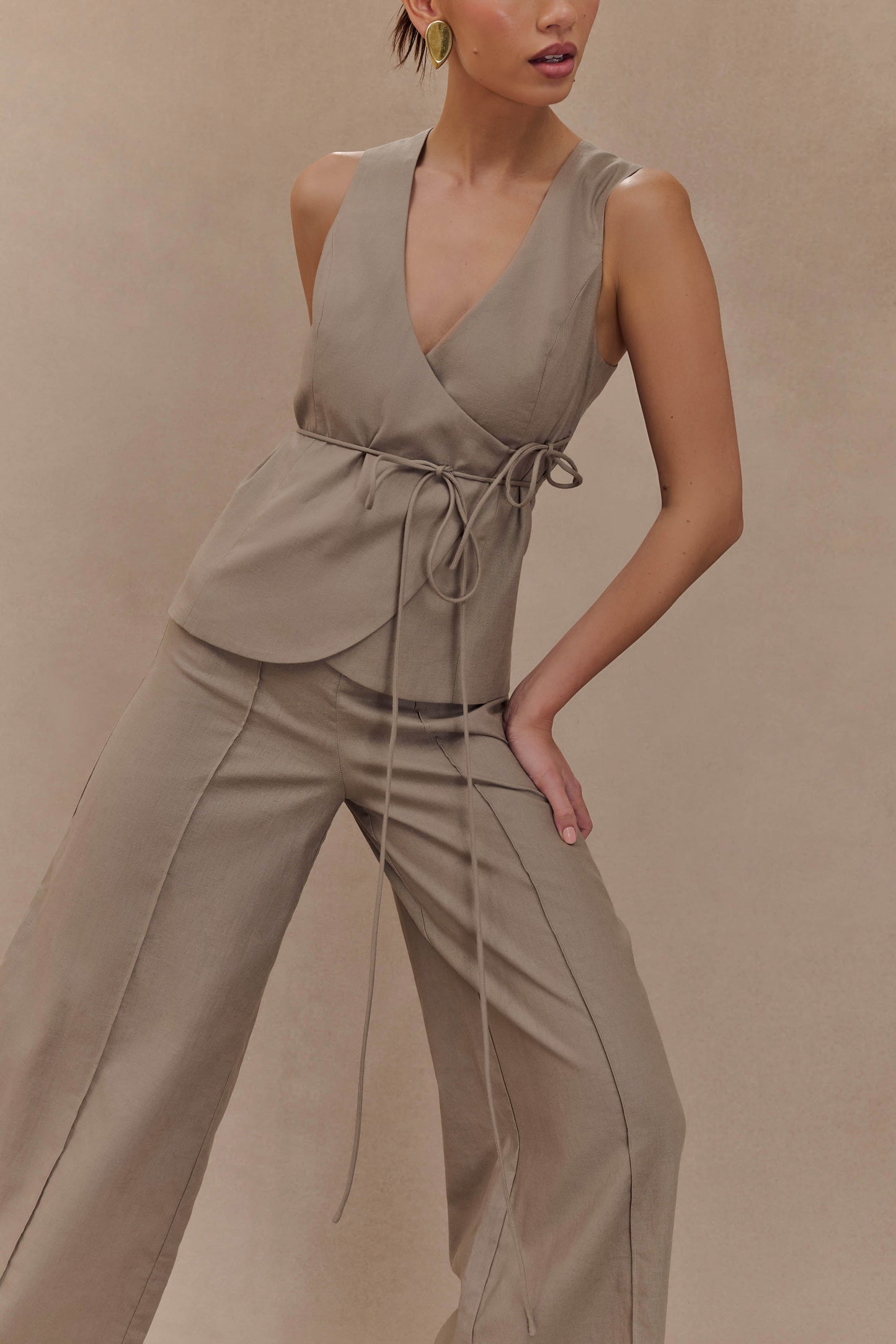 Top portefeuille sans manches en lin Brandi - Gris perle