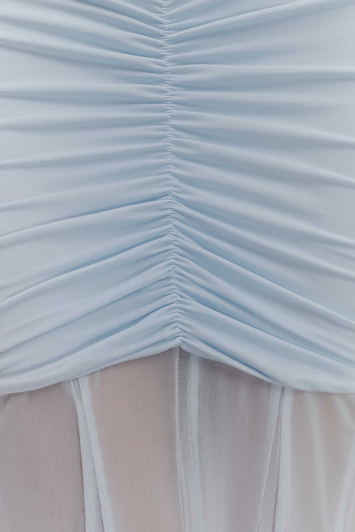 Robe Maxi Décolletée et à Manches Frangées en Mousseline et Maille - Bleu Clair