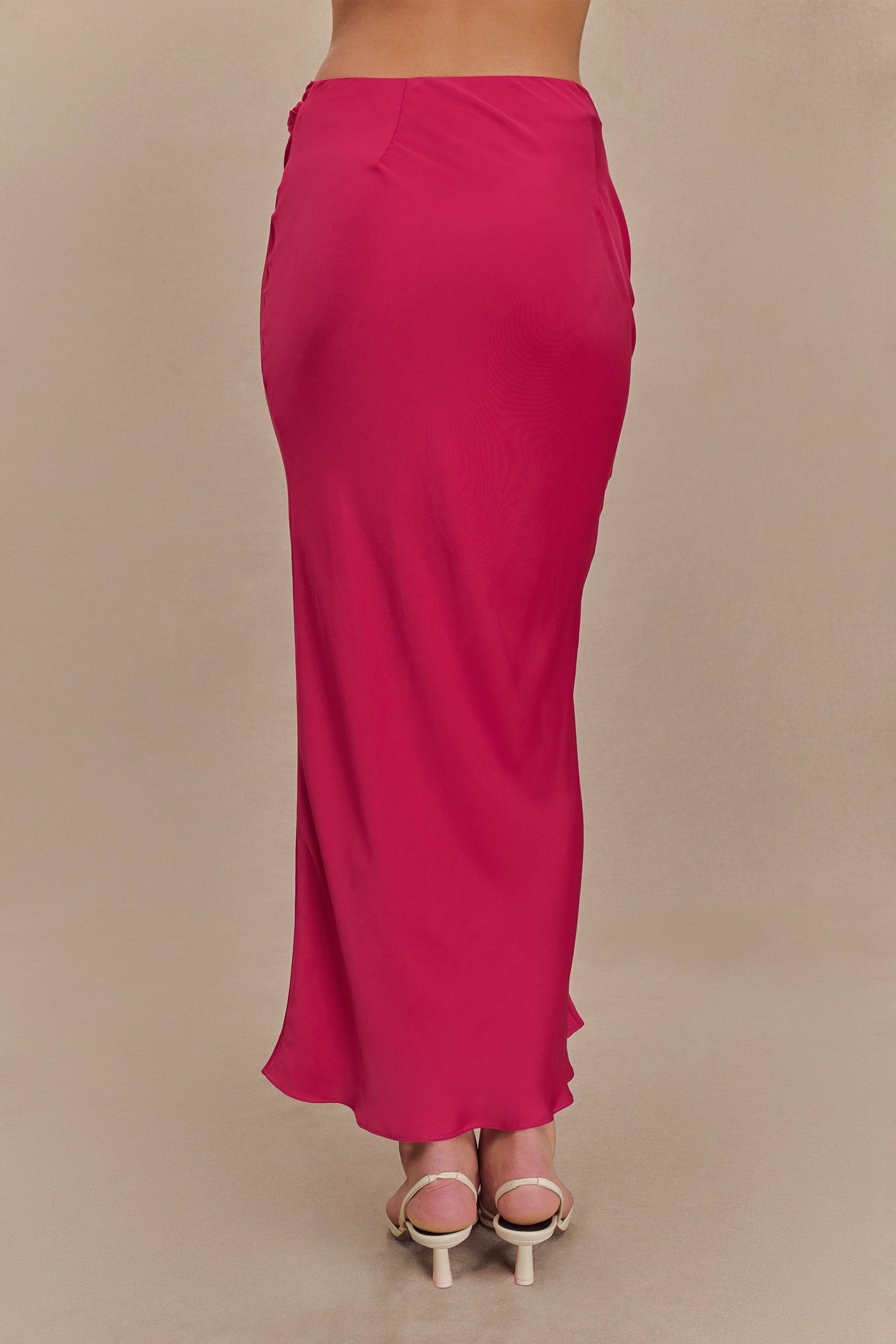 Jupe Maxi Asymétrique en Satin Nicola - Cerise Rose