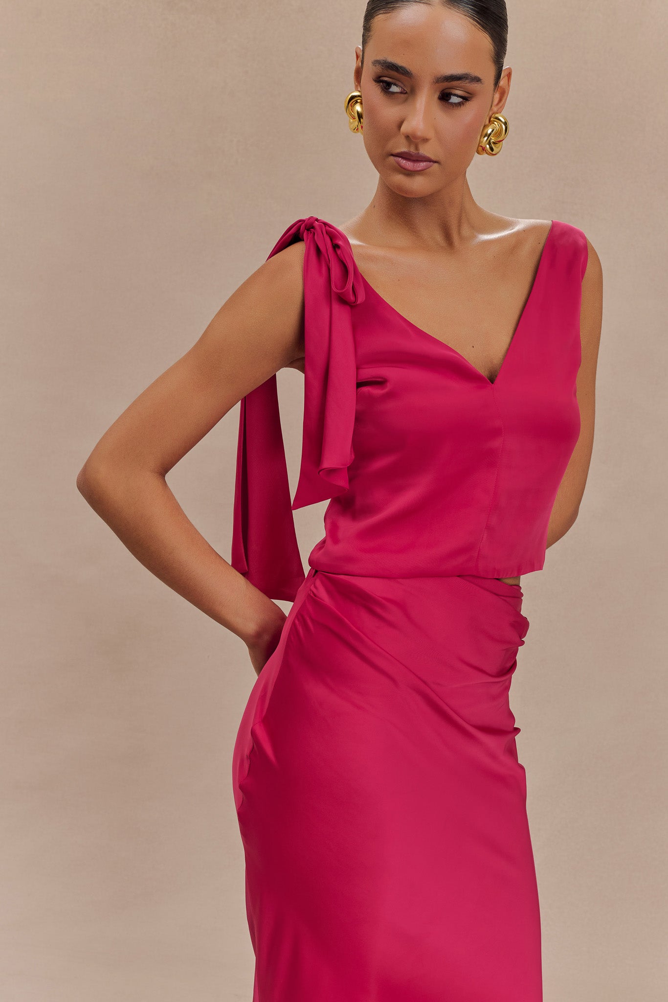 Top sans manches Nicola en satin avec détail nœud - Cerise rose