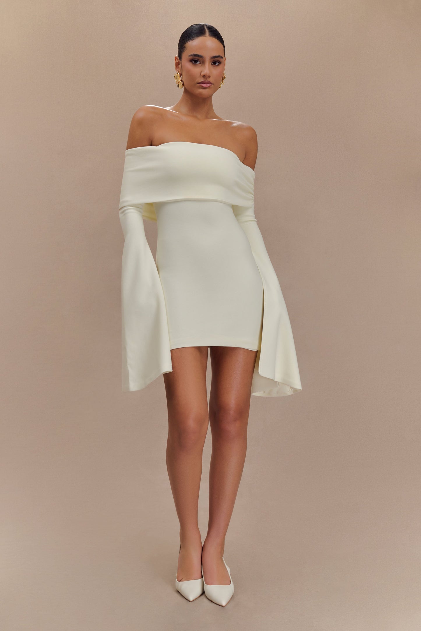 Mini-robe Dominique à manches longues et épaules dénudées - Ivoire