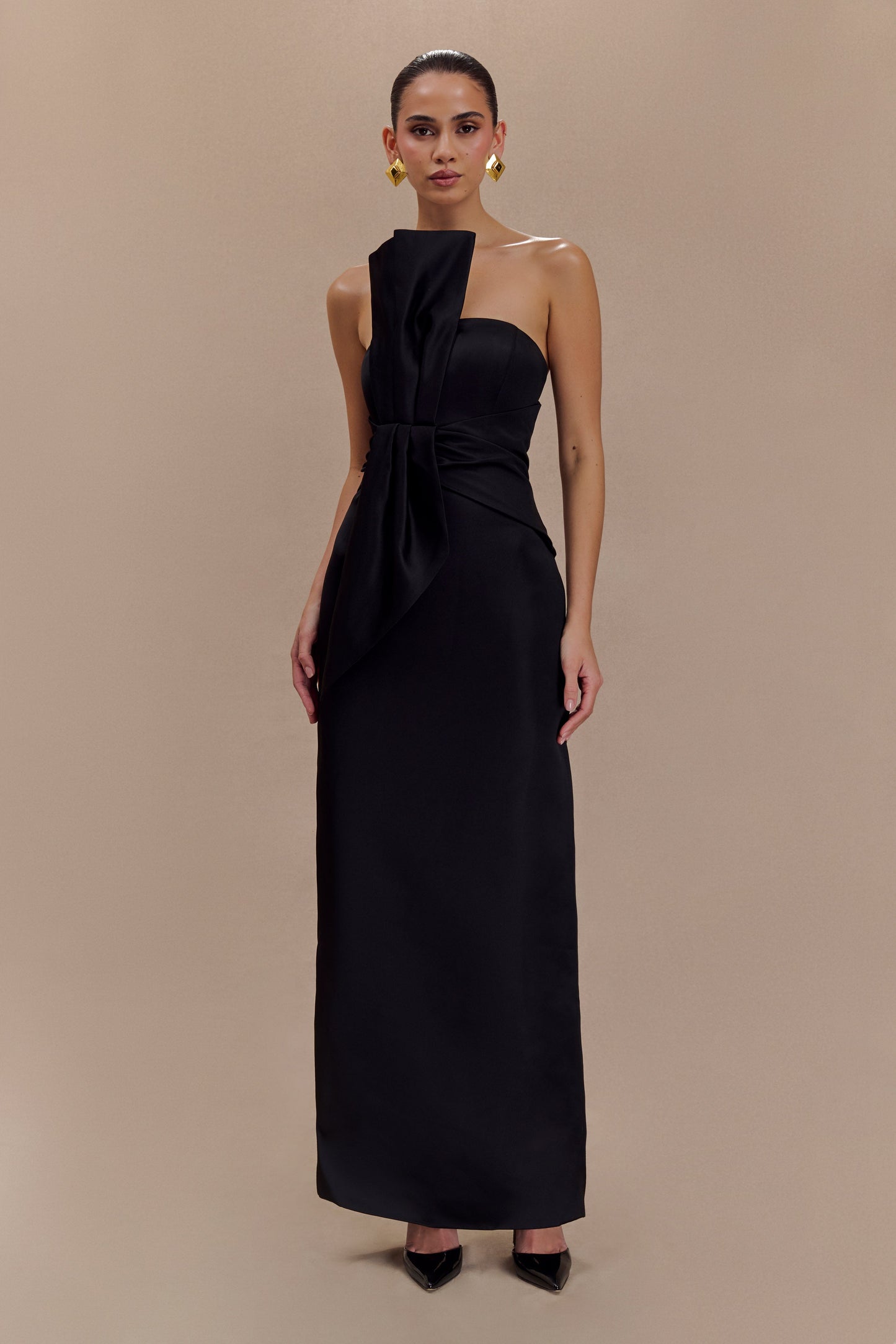 Robe Maxi en Satin à Structure Définie et Sans Bretelles Cyrill - Noir