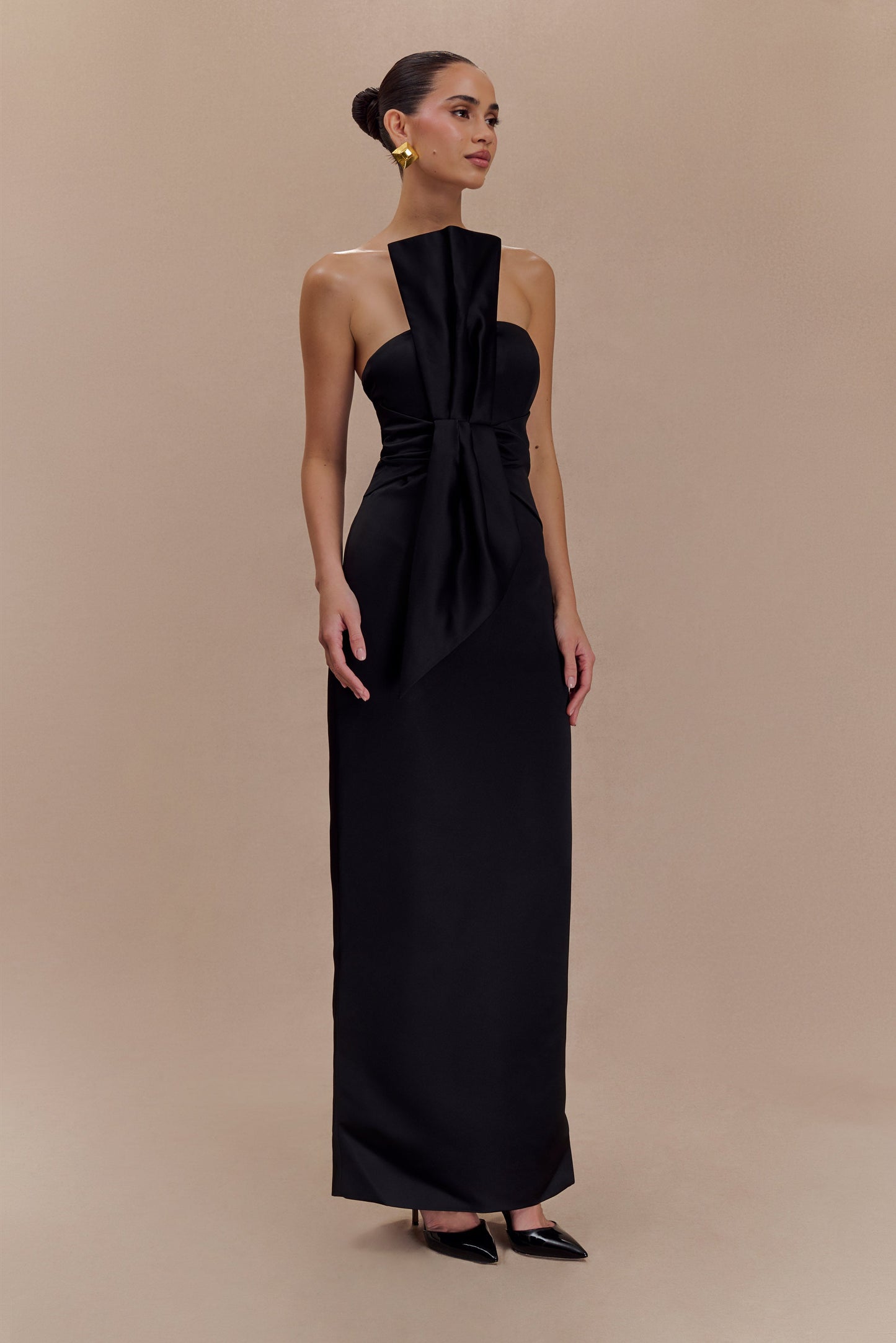 Robe Maxi en Satin à Structure Définie et Sans Bretelles Cyrill - Noir