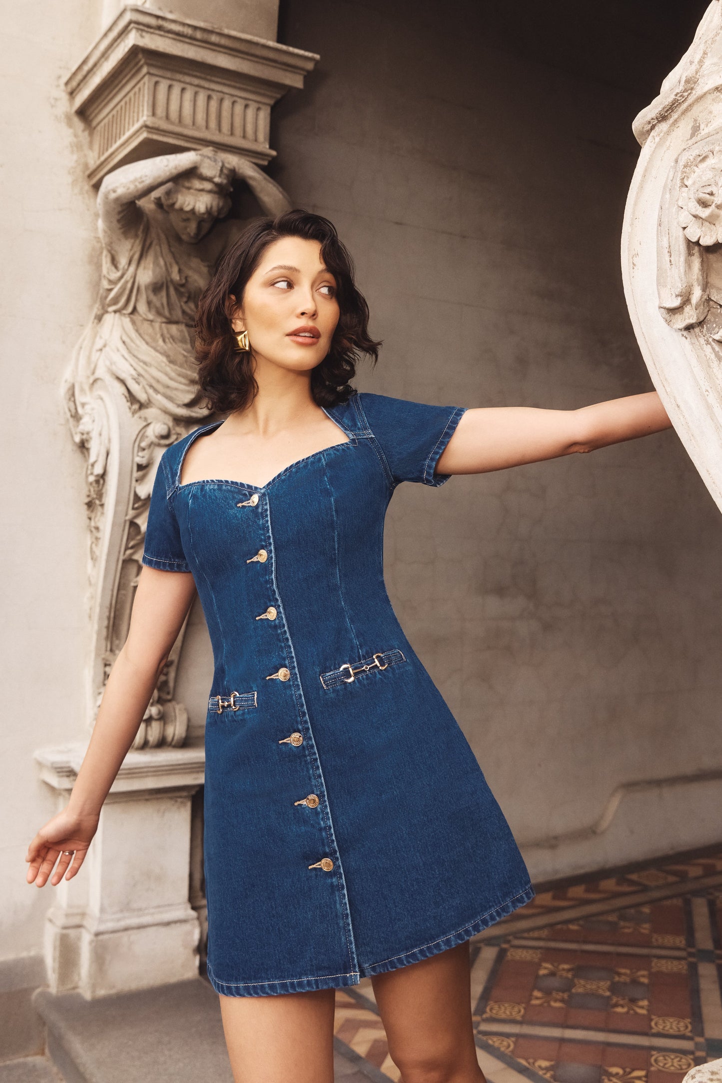 Mini-robe en jean à col en forme de cœur Monica - Bleu foncé