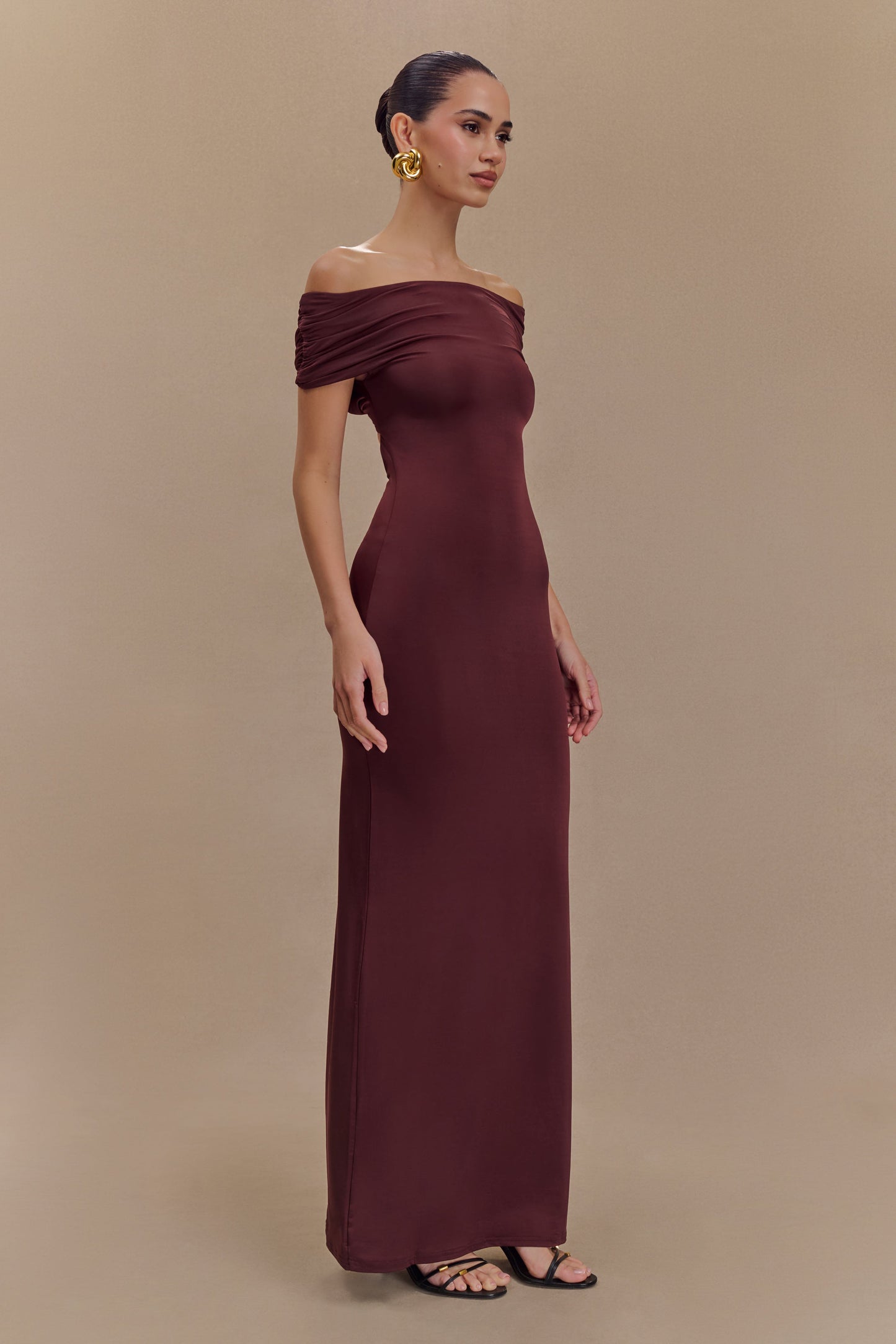 Imogen Robe Maxi Épaules Découvertes et Défluente - Brun-Rouge