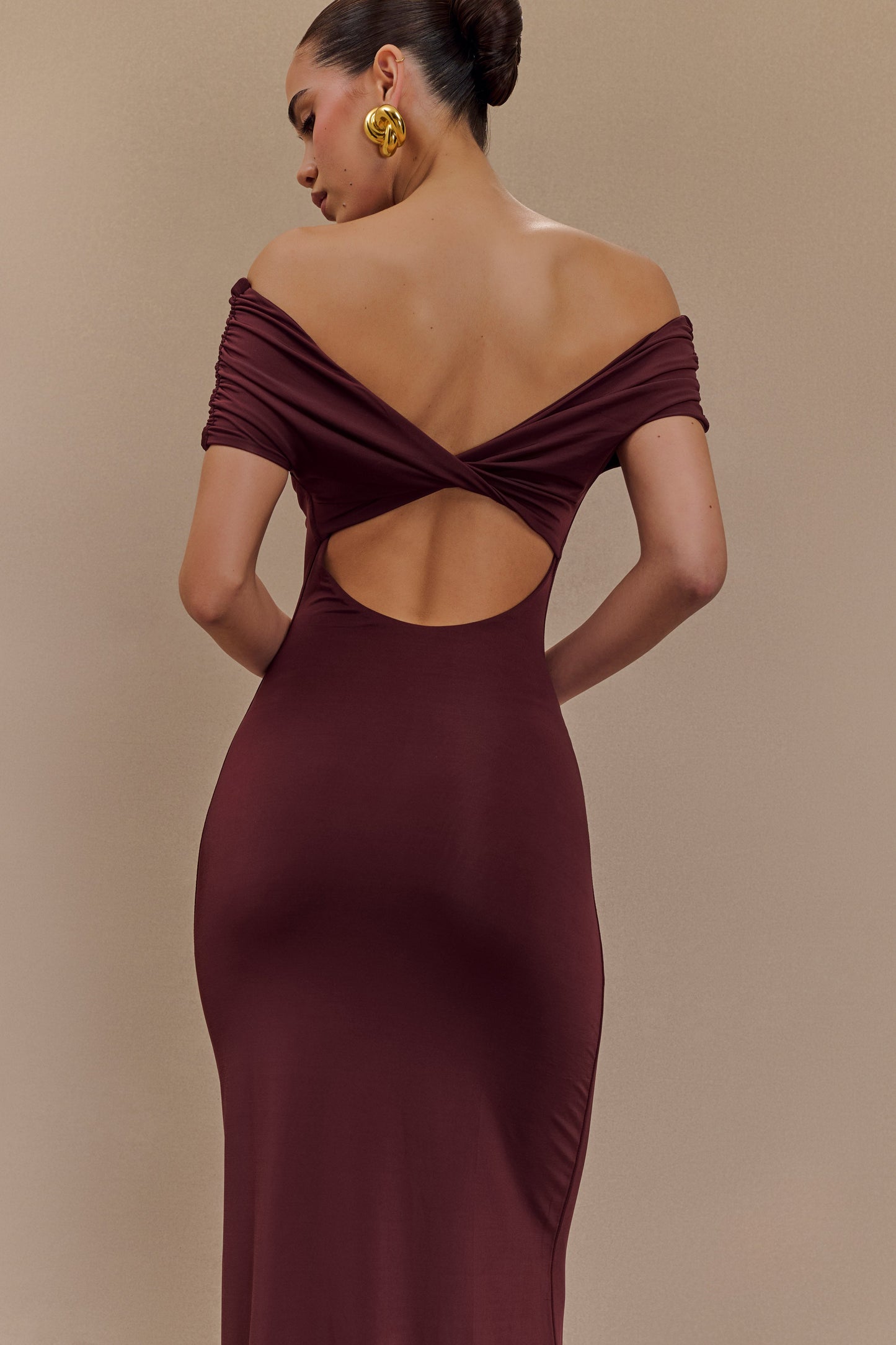 Imogen Robe Maxi Épaules Découvertes et Défluente - Brun-Rouge