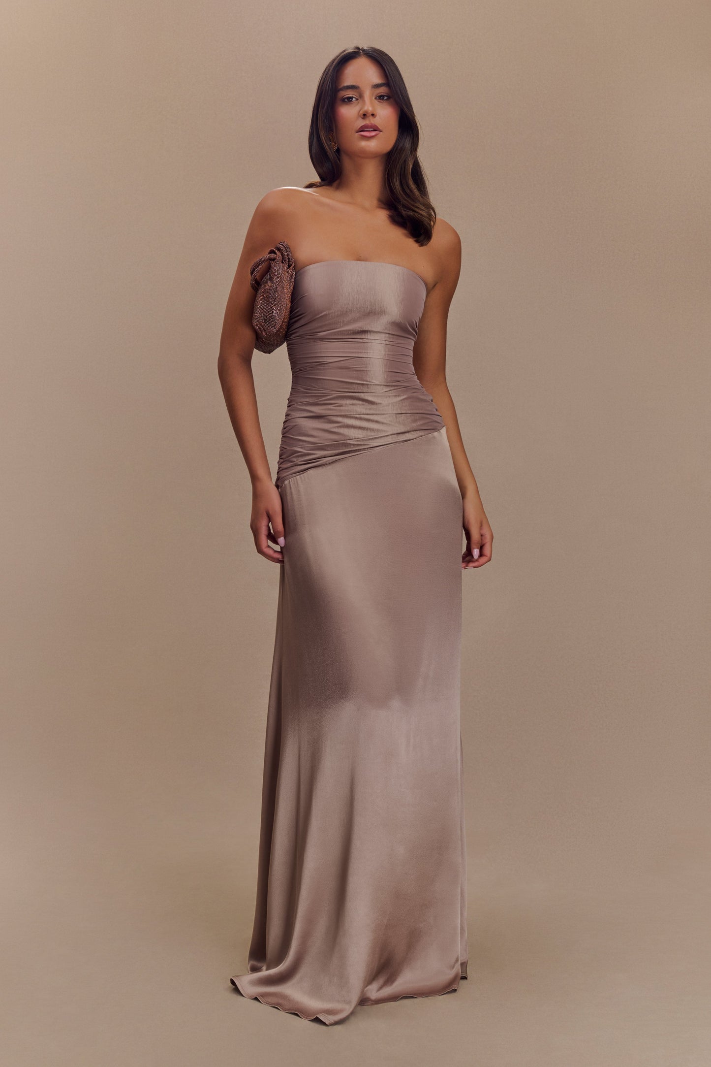 Serena, robe maxi en taffetas sans bretelles - Bronze Taupe