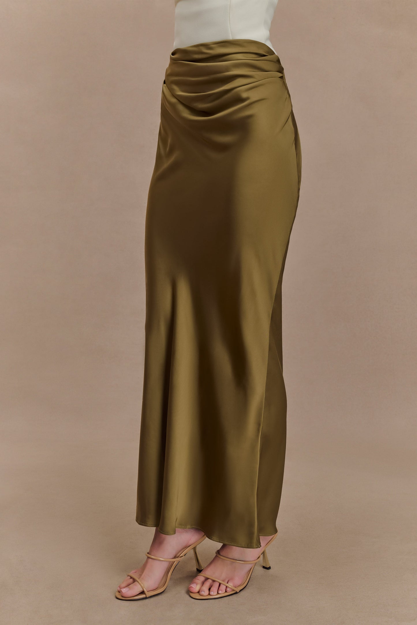 Jupe Maxi Asymétrique en Satin Nicola - Basil