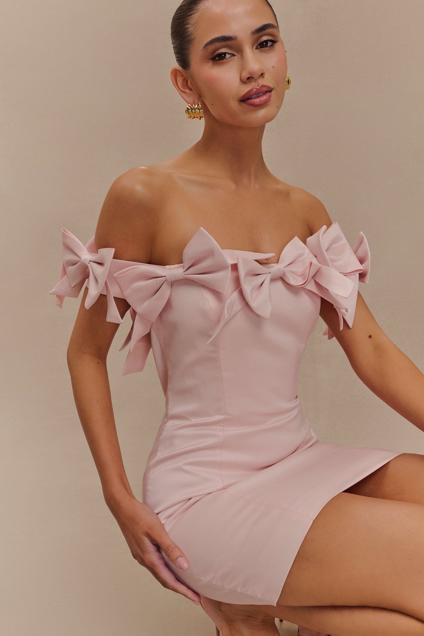 Mini-robe rose sans bretelles avec nœud - Rose poudré