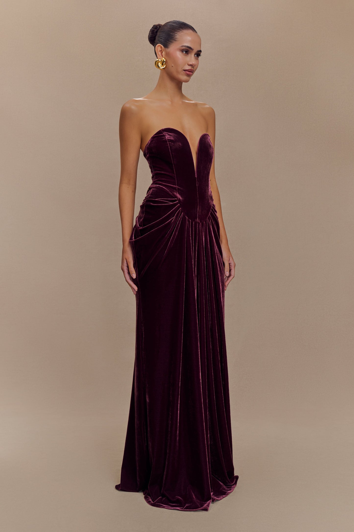 Paige Robe Maxi en Velours Sans Bretelles - Prune