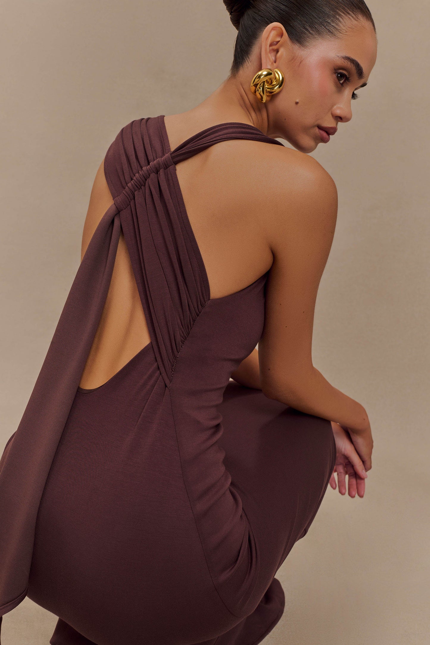 Robe midi asymétrique en jersey scuba Catelyn - Brun cacao