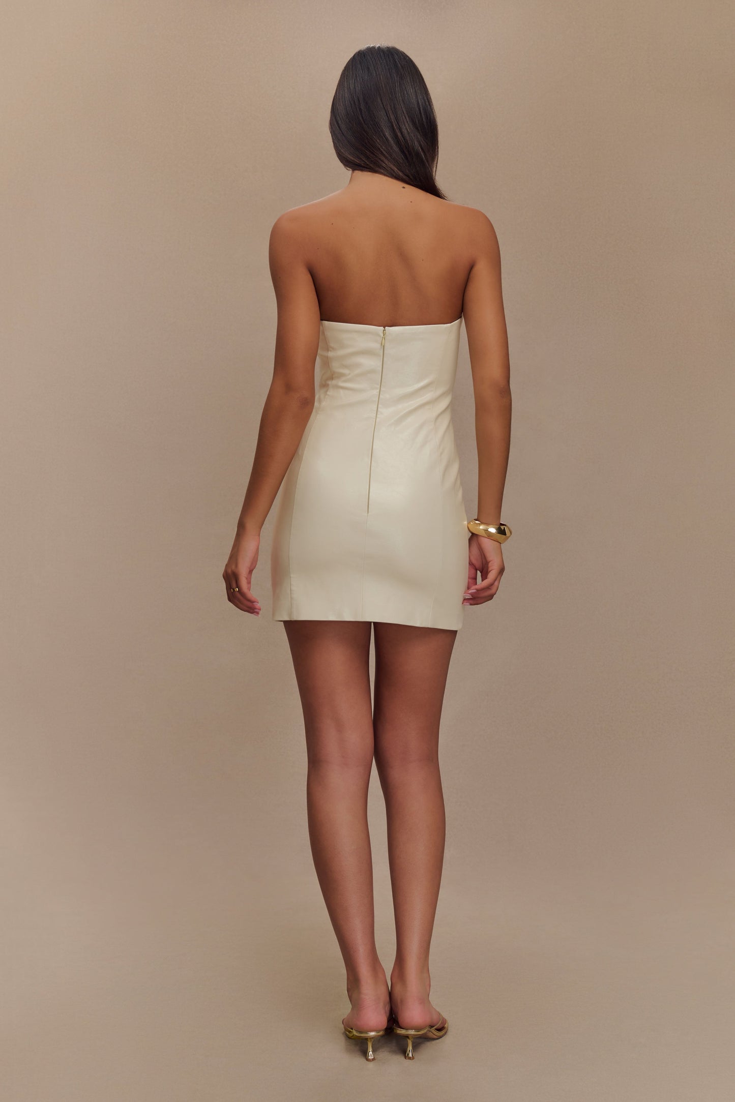 Mini-robe sans bretelles en simili cuir Sophie - Ivoire