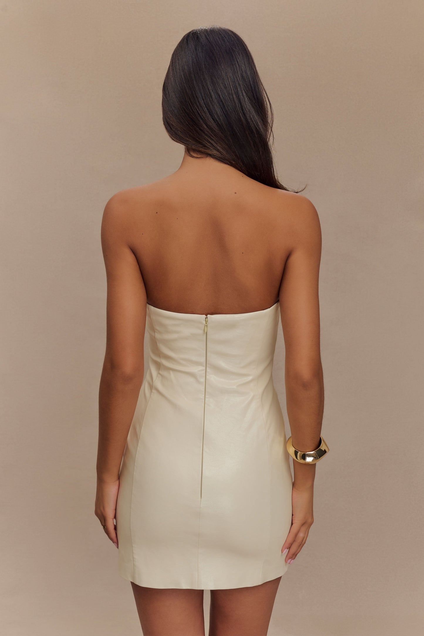 Mini-robe sans bretelles en simili cuir Sophie - Ivoire