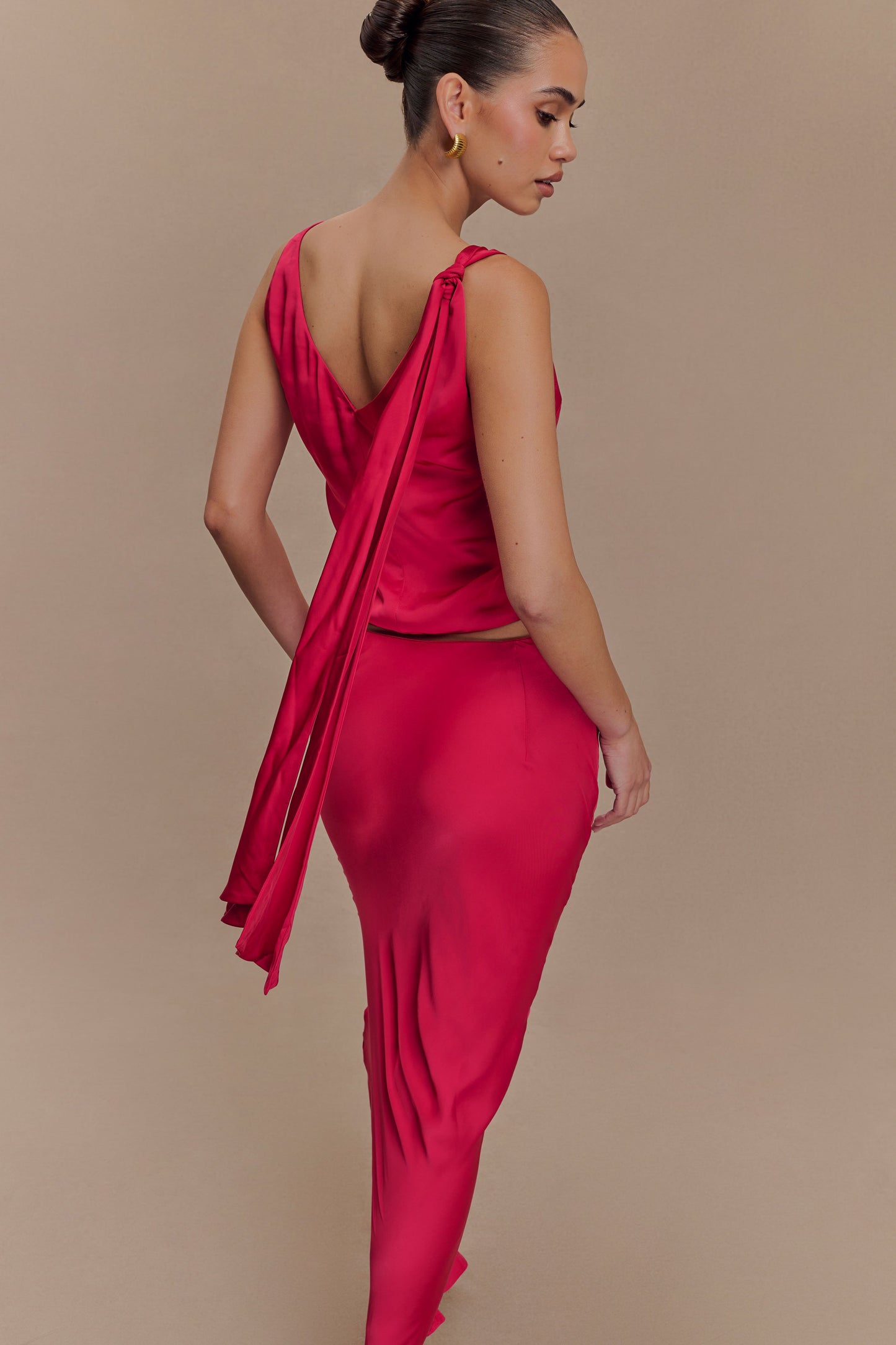 Top sans manches Nicola en satin avec détail nœud - Cerise rose